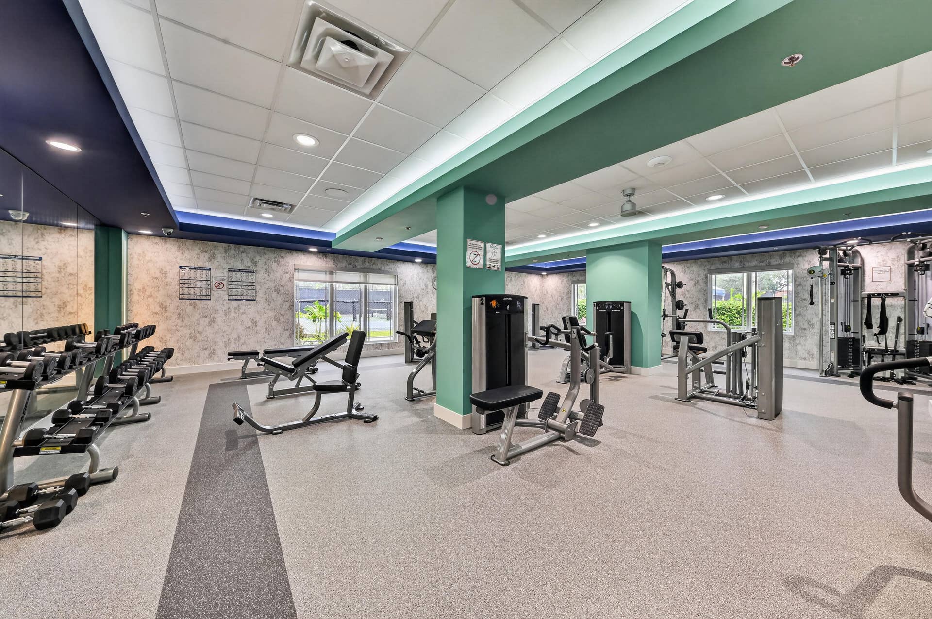 9818 Crescent View Drive S, Boynton Beach, FL 33437 V1 47 Weight Rm 43-print-_DSC4074