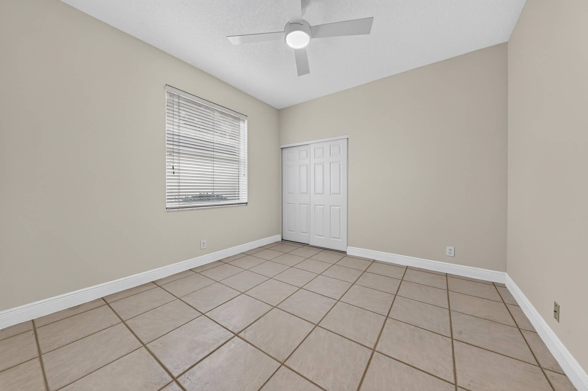 9818 Crescent View Drive S, Boynton Beach, FL 33437 V1 28a BR 2 23-print-_DSC3931