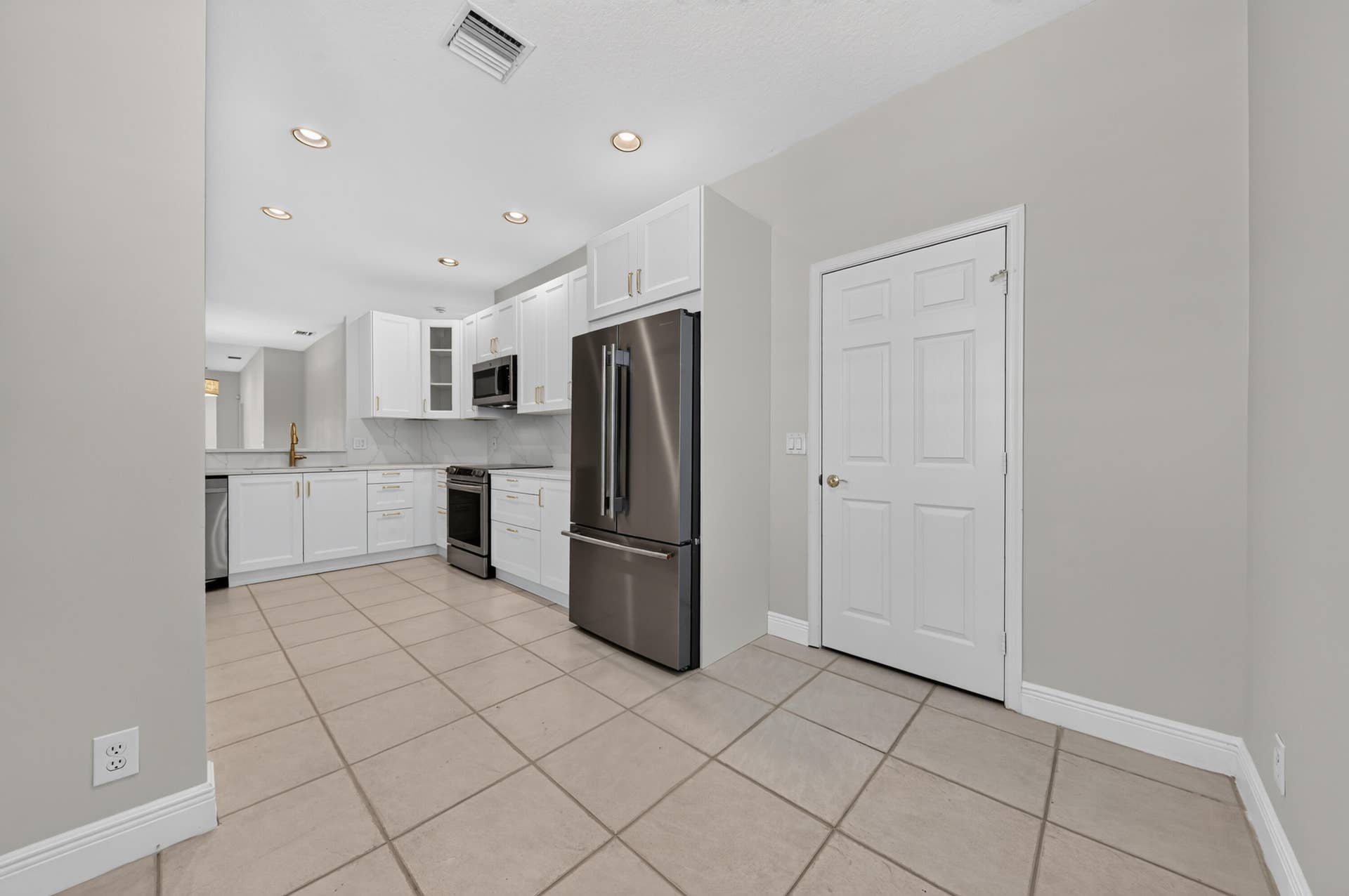 9818 Crescent View Drive S, Boynton Beach, FL 33437 V1 13 3-print-_DSC3946