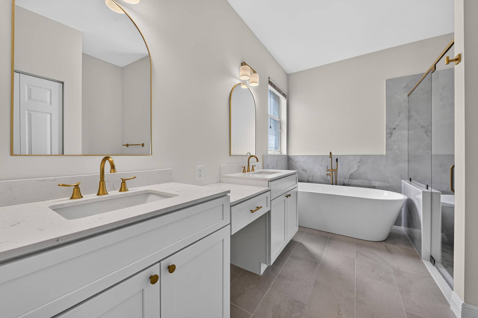 9818 Crescent View Drive S, Boynton Beach, FL 33437 V1 23a Primary Bath 20-print-_DSC3916