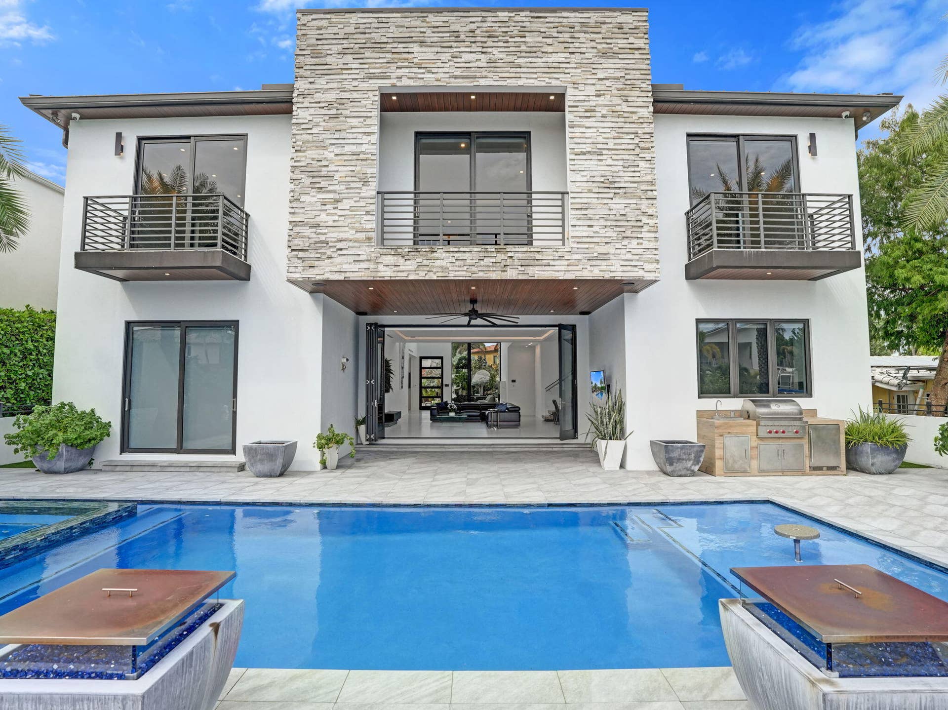 424 COCONUT ISLE Drive, Fort Lauderdale, FL 33301 122-web-or-mls-DSC00980
