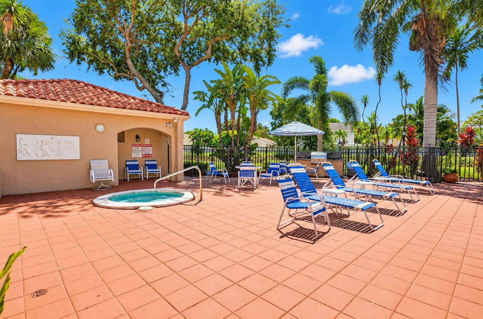 6050 VERDE Trail S, #4010, Boca Raton, FL 33433 58-web-or-mls-Sunny South Florida Poolsi