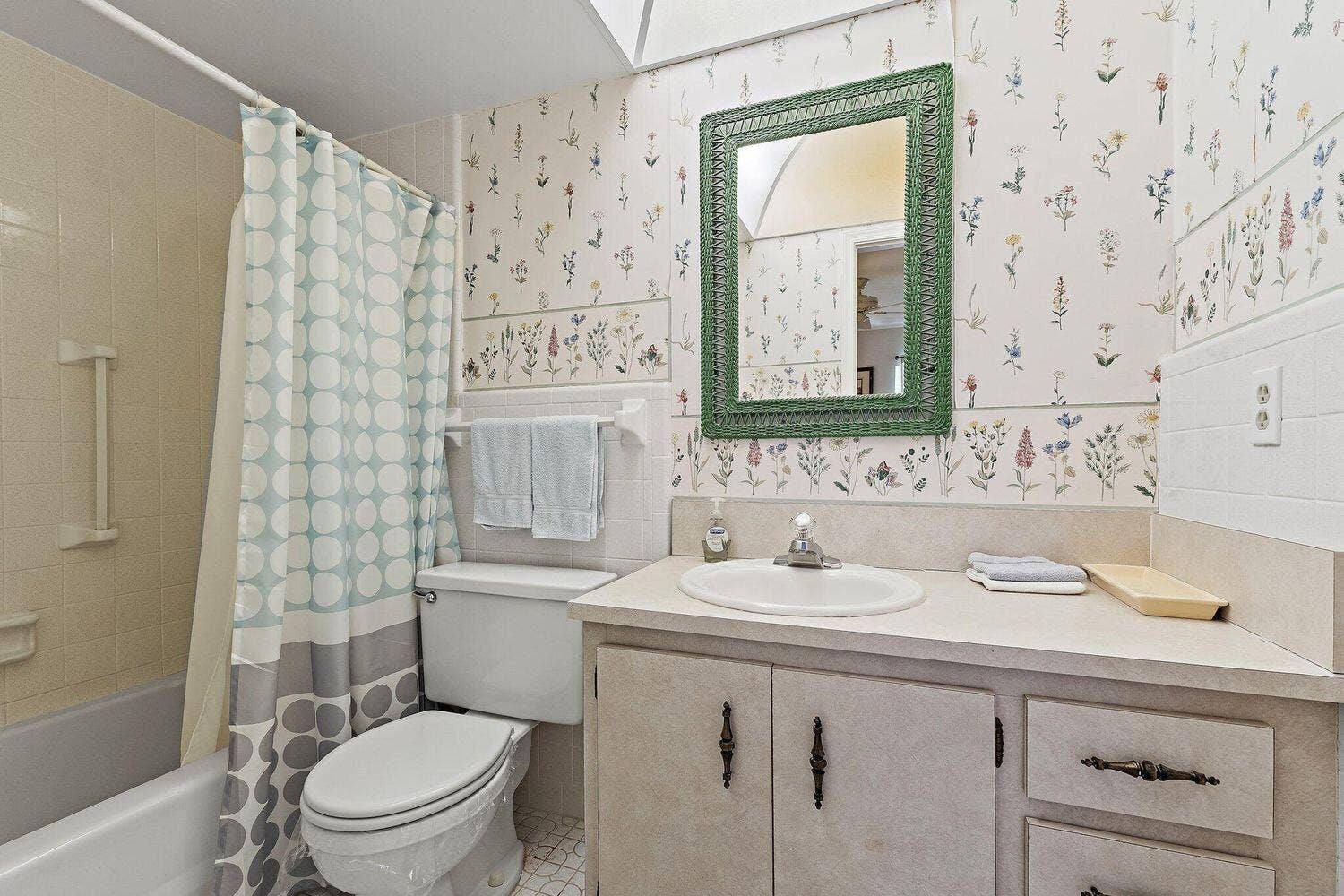 755 SATURN Street, #H206, Jupiter, FL 33477 Bathroom 2