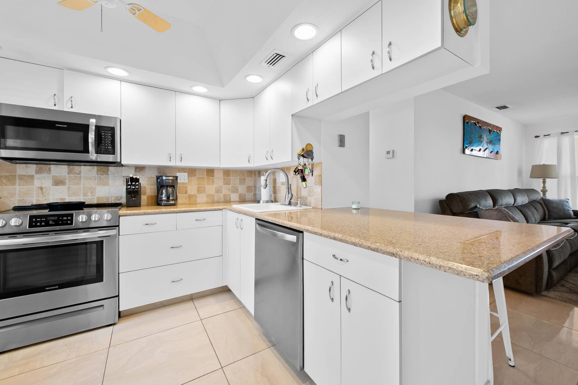 2824 NE 33rd Court, #8, Fort Lauderdale, FL 33306 DSC_6360
