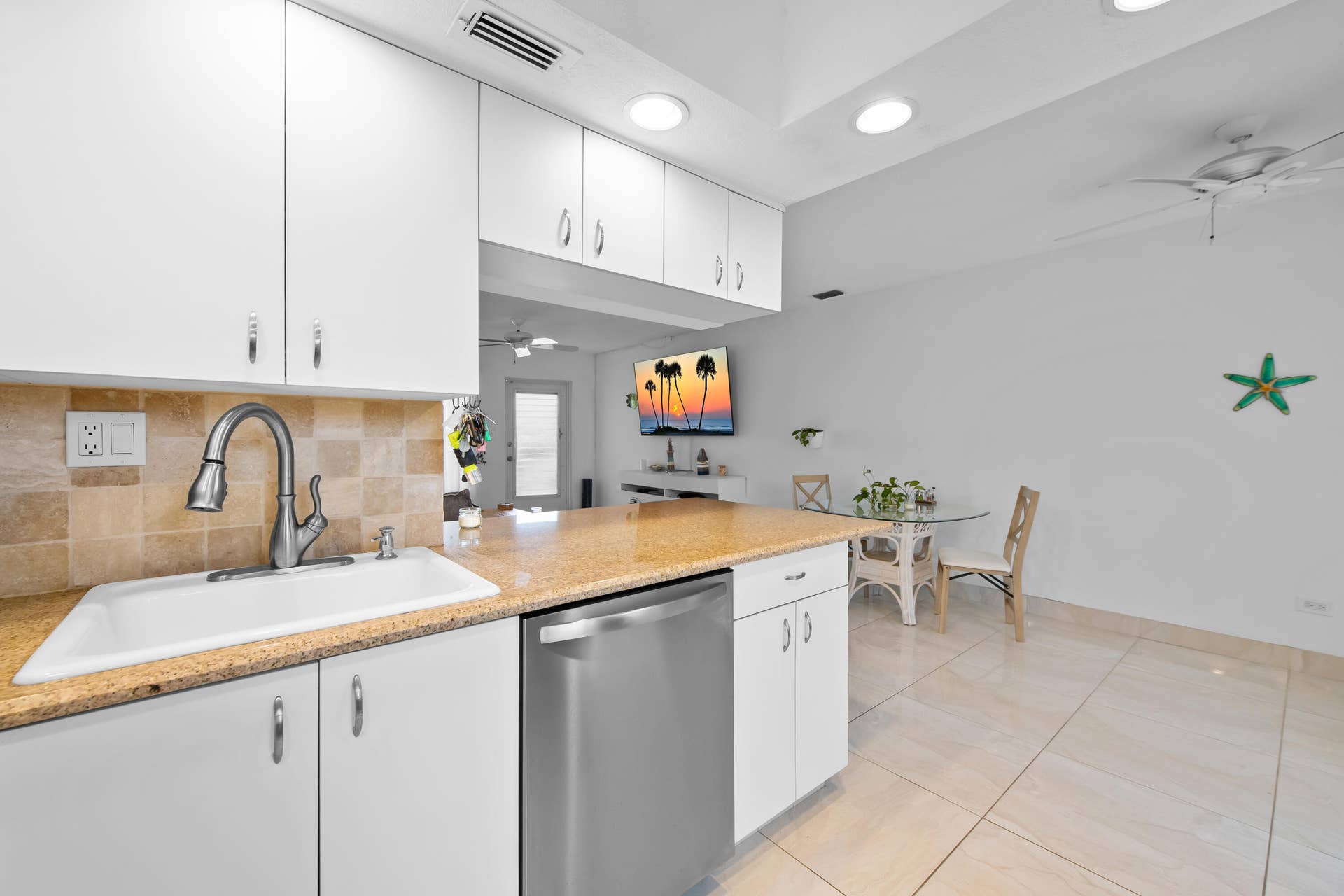 2824 NE 33rd Court, #8, Fort Lauderdale, FL 33306 DSC_6366