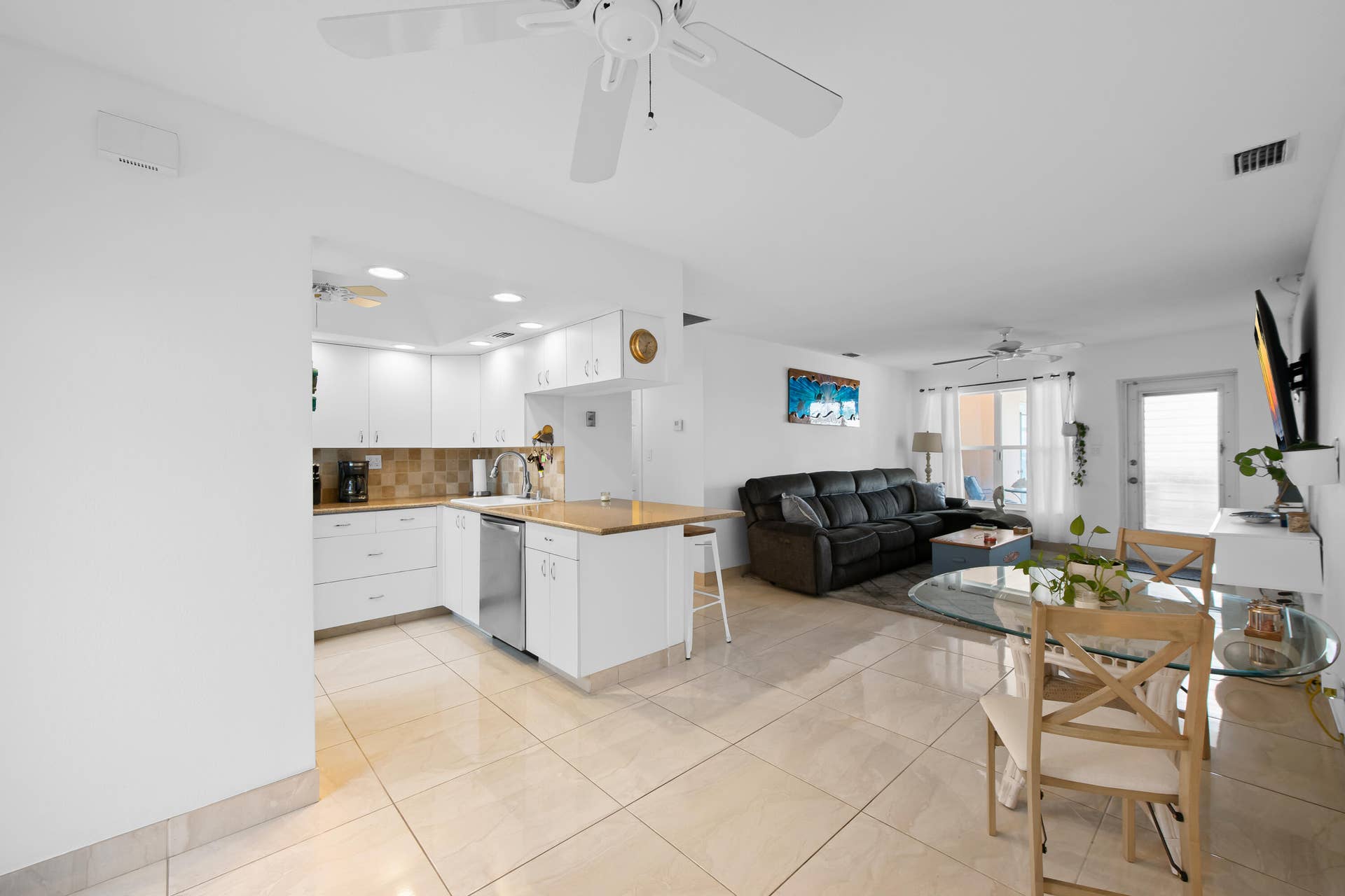 2824 NE 33rd Court, #8, Fort Lauderdale, FL 33306 DSC_6369
