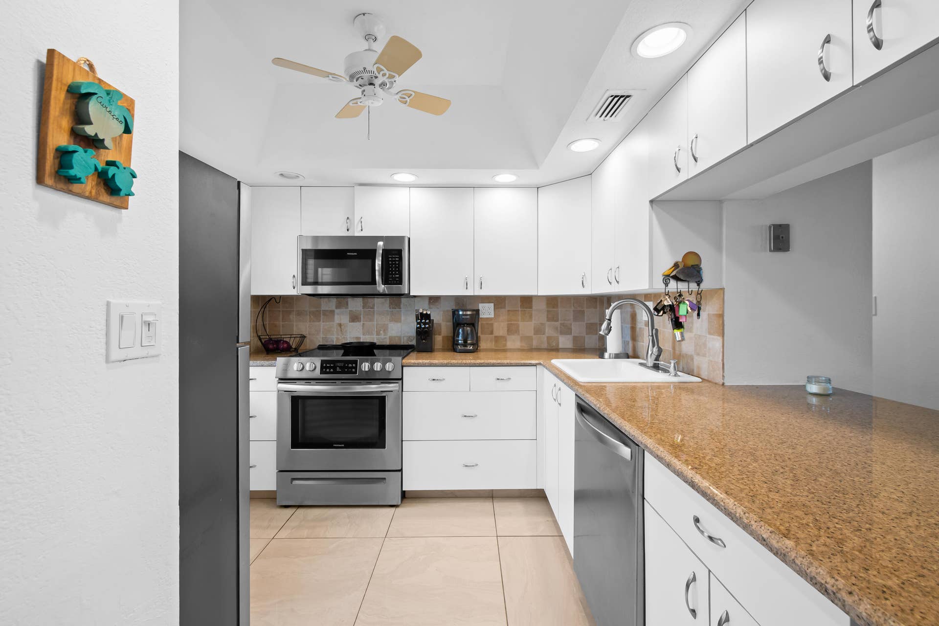 2824 NE 33rd Court, #8, Fort Lauderdale, FL 33306 DSC_6357
