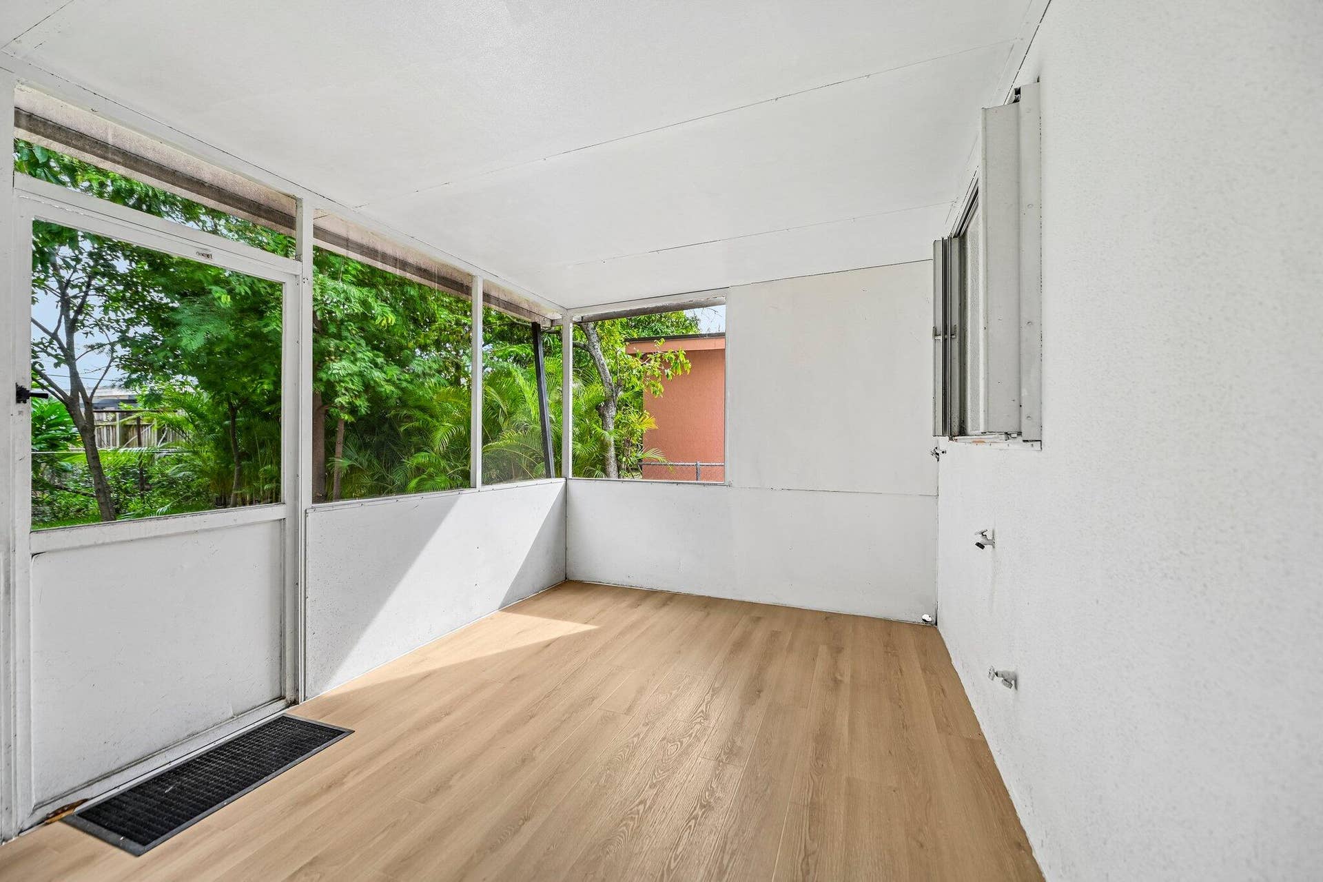 36-web-or-mls-NE 165th St-S0110-036