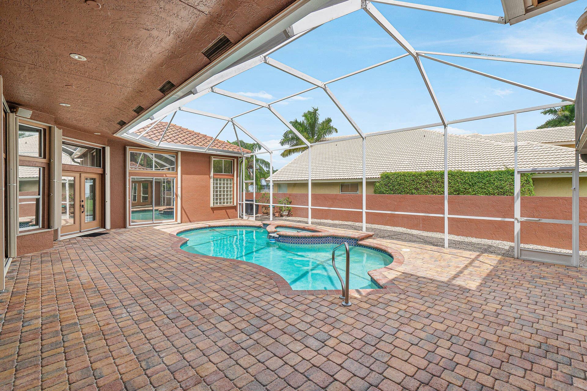 10599 Saint Thomas Drive, Boca Raton, FL 33498 screened oasis