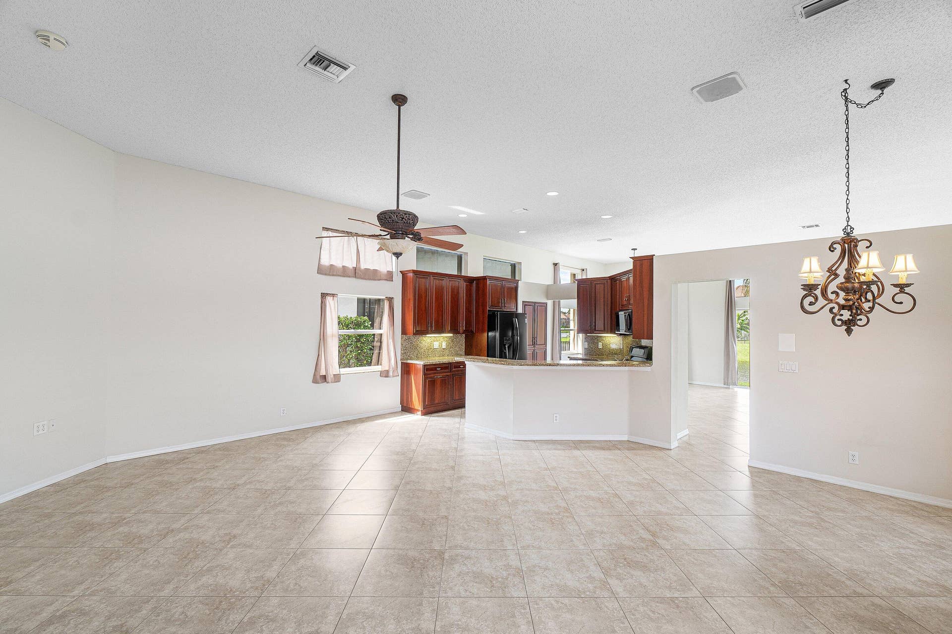 10599 Saint Thomas Drive, Boca Raton, FL 33498 great room