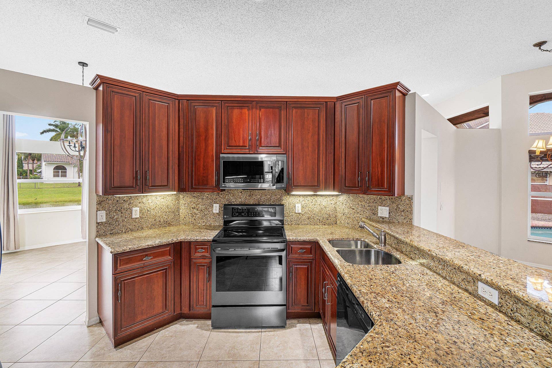 10599 Saint Thomas Drive, Boca Raton, FL 33498 chef's kitchen