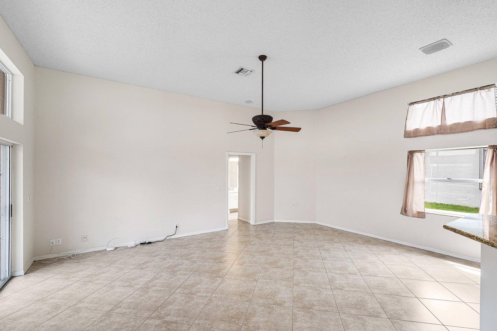 10599 Saint Thomas Drive, Boca Raton, FL 33498 great room