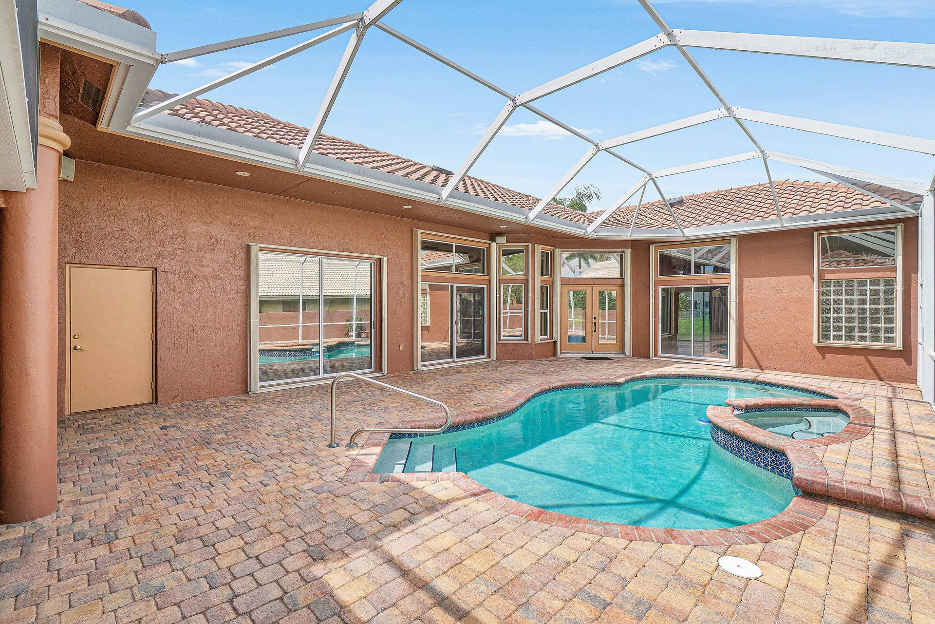 10599 Saint Thomas Drive, Boca Raton, FL 33498 screened oasis