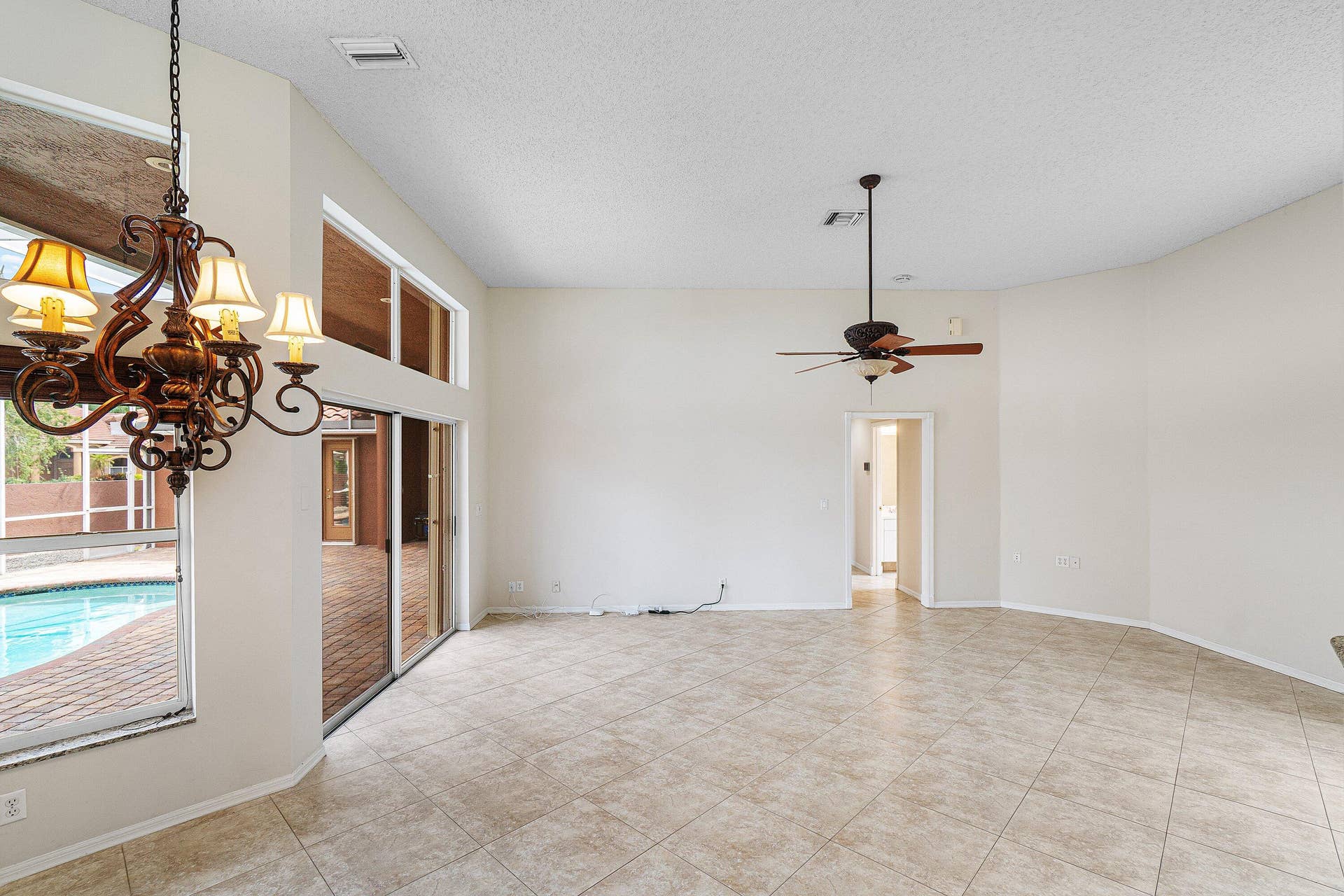 10599 Saint Thomas Drive, Boca Raton, FL 33498 breakfast area