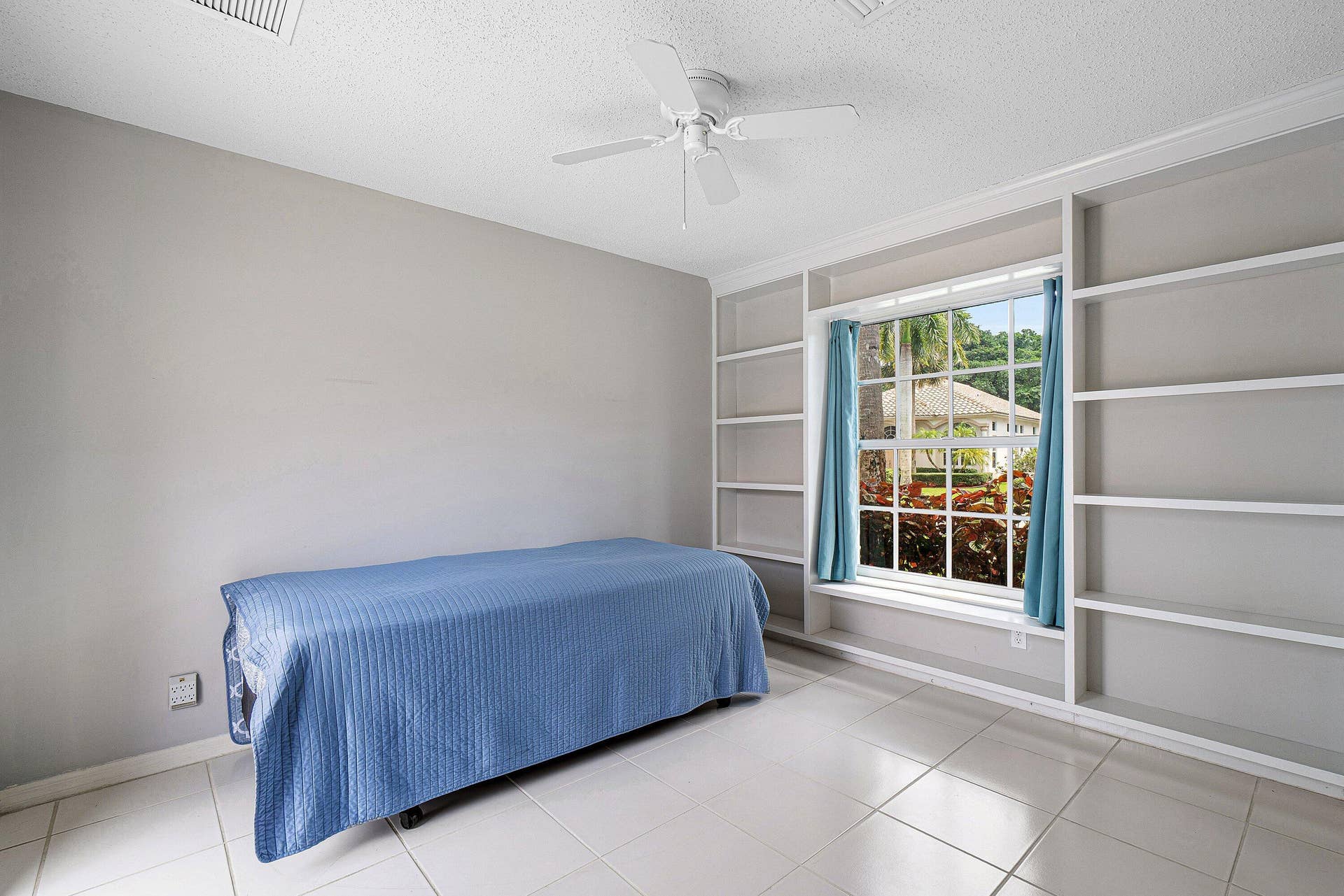 10599 Saint Thomas Drive, Boca Raton, FL 33498 guest house bedroom