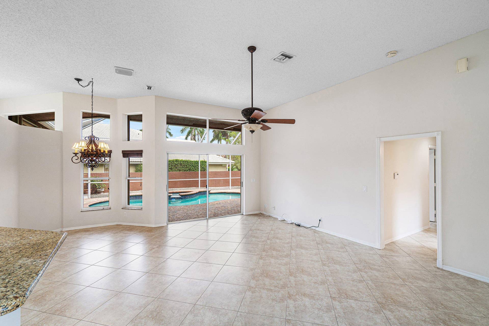 10599 Saint Thomas Drive, Boca Raton, FL 33498 breakfast area