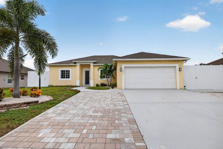 Property photo for 431 SW MOLLOY Street, Port St Lucie, FL