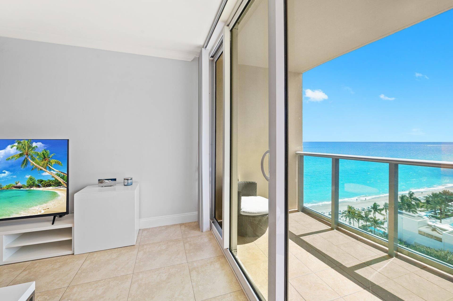 8-web-or-mls-2501-s-ocean-dr-1516