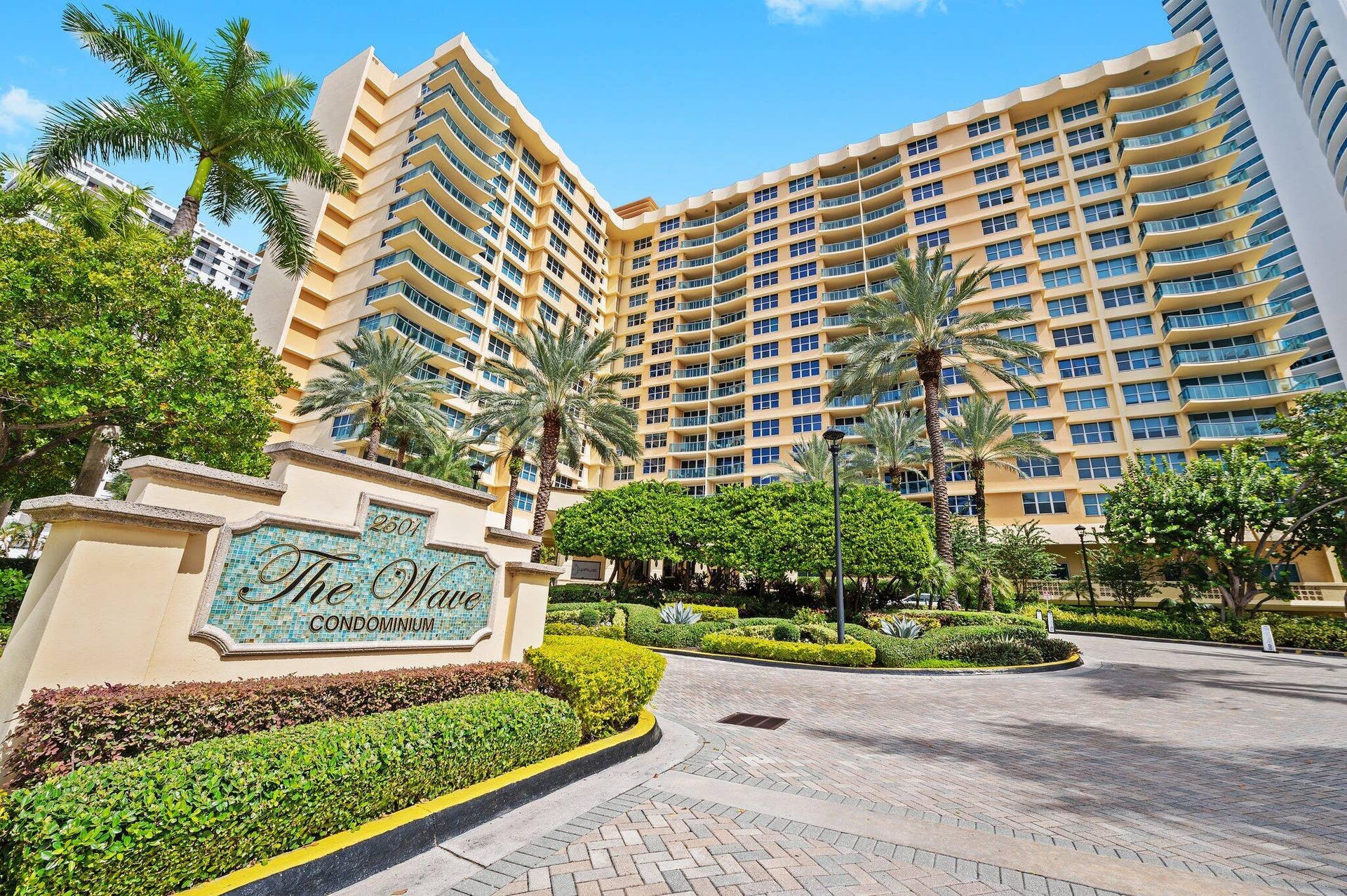 1-web-or-mls-2501-s-ocean-dr-1516