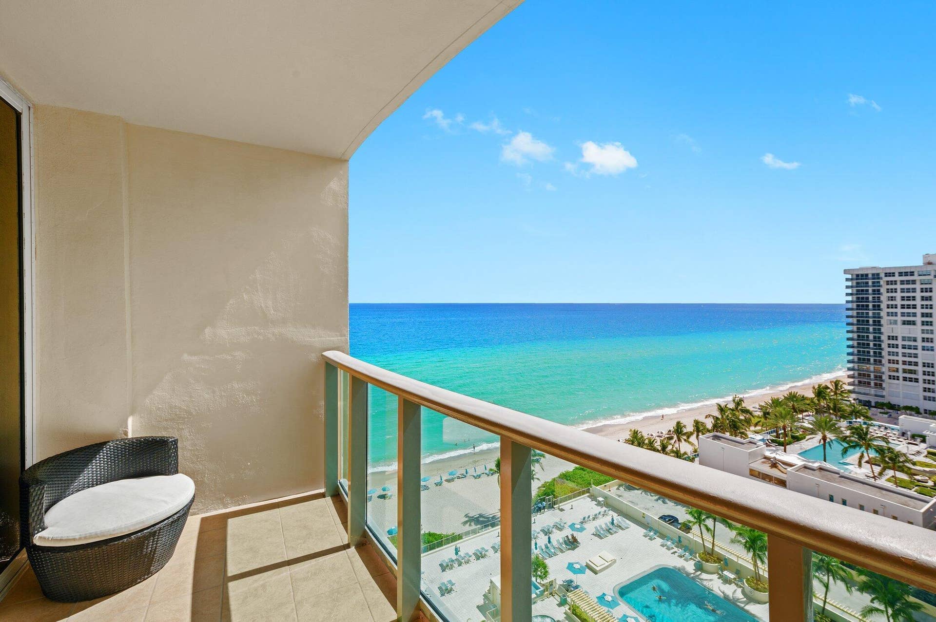 22-web-or-mls-2501-s-ocean-dr-1516