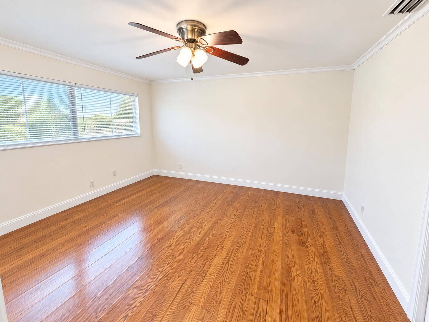 560 SE 23RD Avenue, #1, Pompano Beach, Pompano Beach, FL 33062 Bright Bedroom with Hardwood Floors