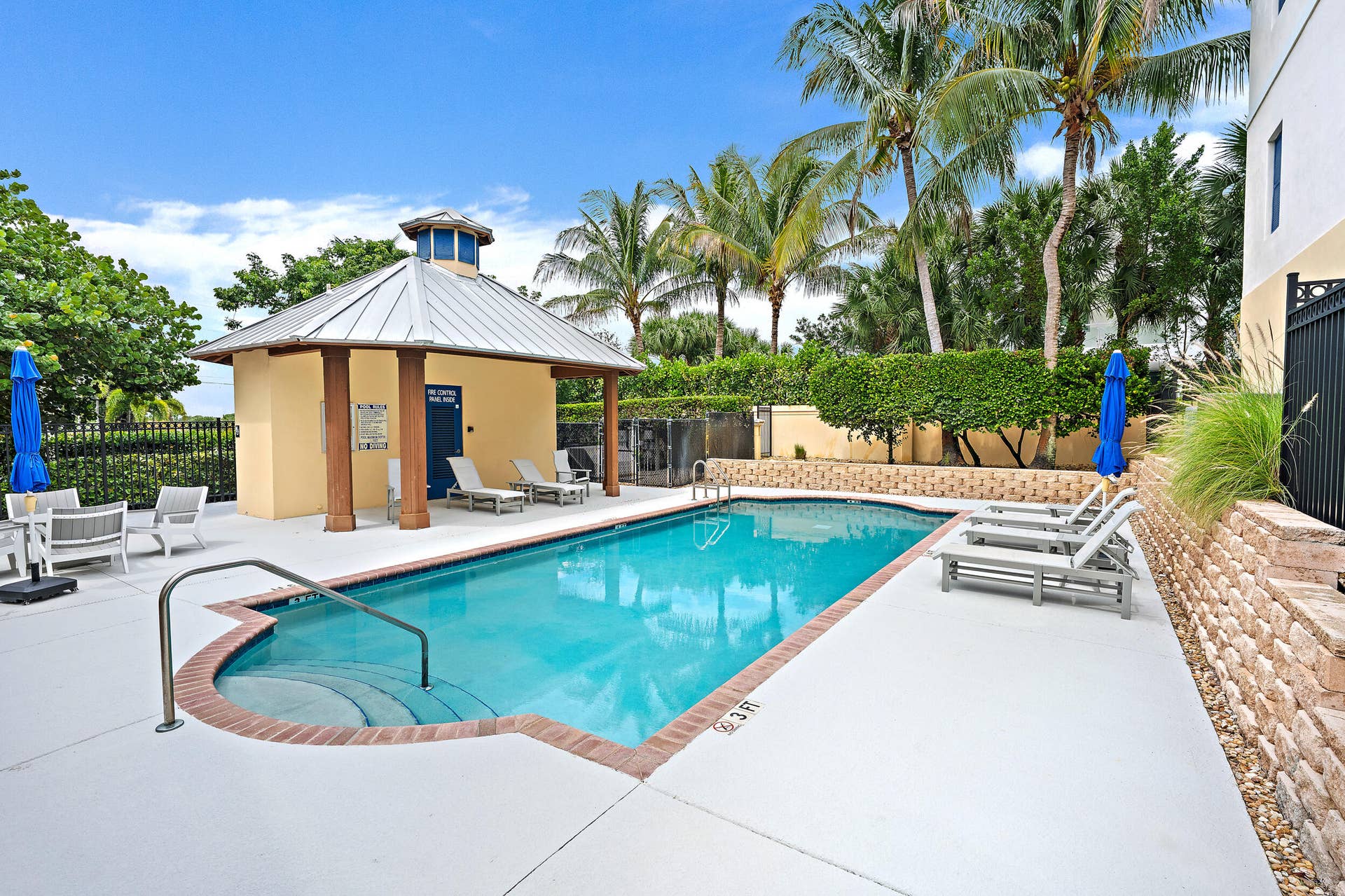 454 Juno Dunes Way, Juno Beach, FL 33408 Community Pool