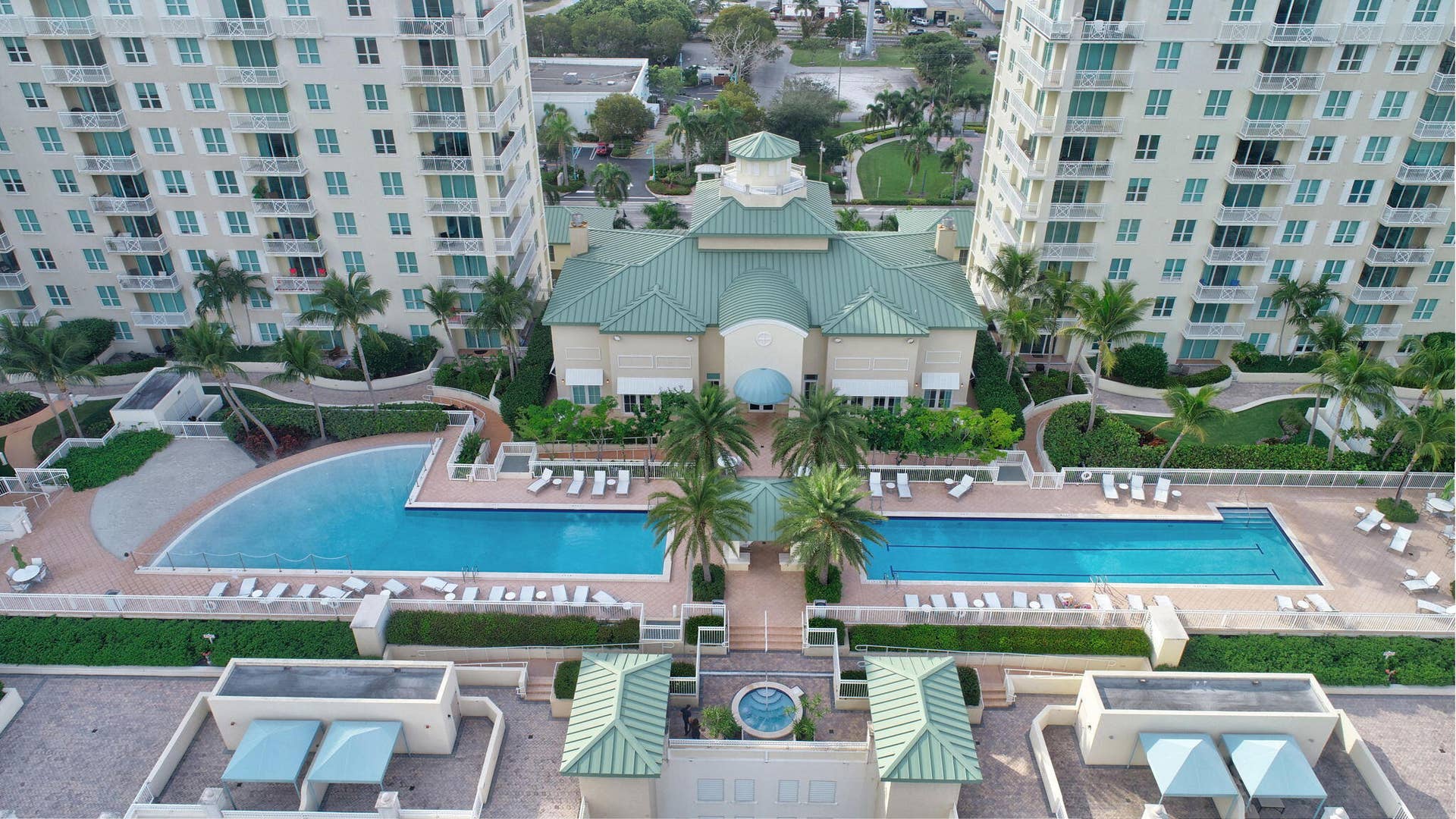 350 N FEDERAL Highway, #813, Boynton Beach, FL 33435 Pool