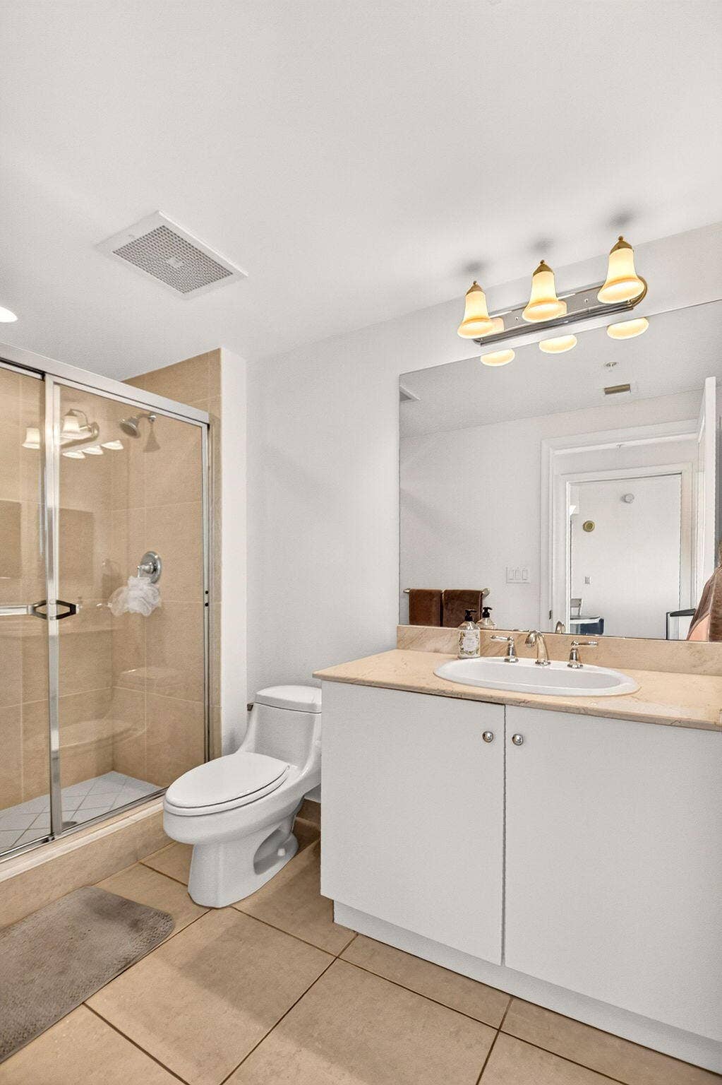 350 N FEDERAL Highway, #813, Boynton Beach, FL 33435 Guest Bathroom/En-suite