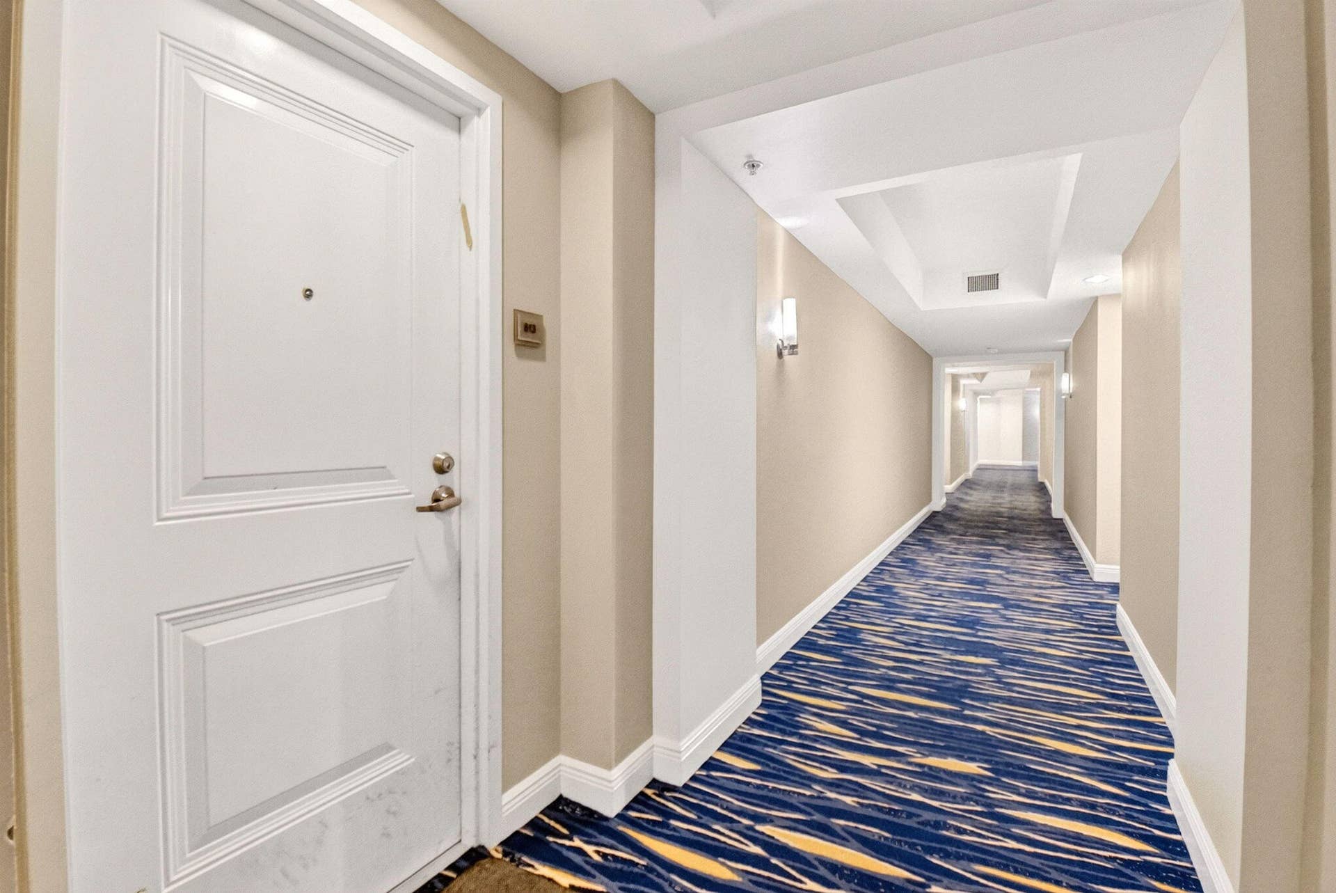 350 N FEDERAL Highway, #813, Boynton Beach, FL 33435 Hallway/Front Door