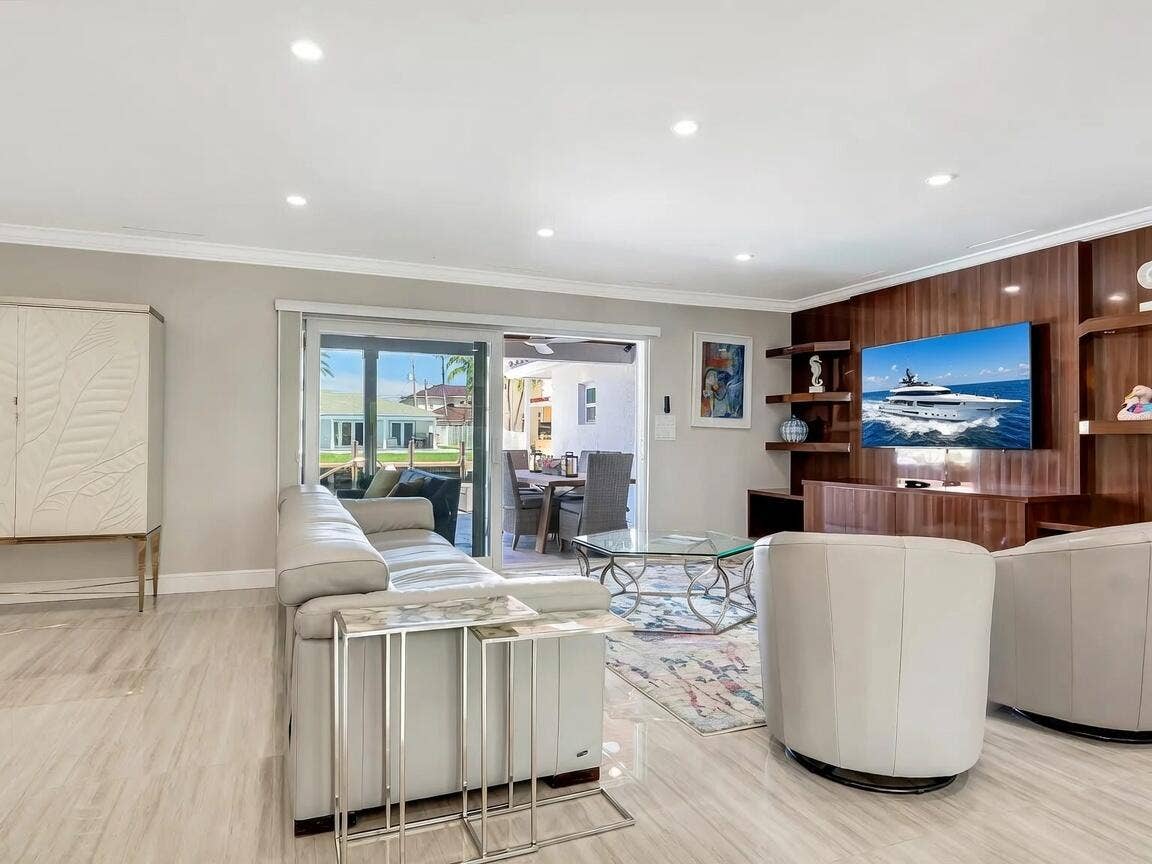 831 Dover Street, Boca Raton, FL 33487 image-1