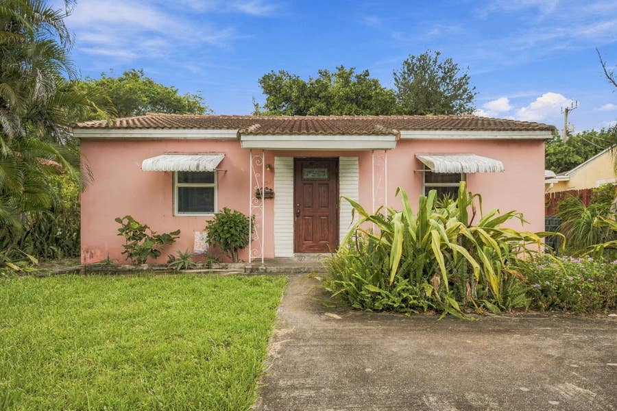 Property photo for 1524 NE 2ND Avenue, Fort Lauderdale, FL