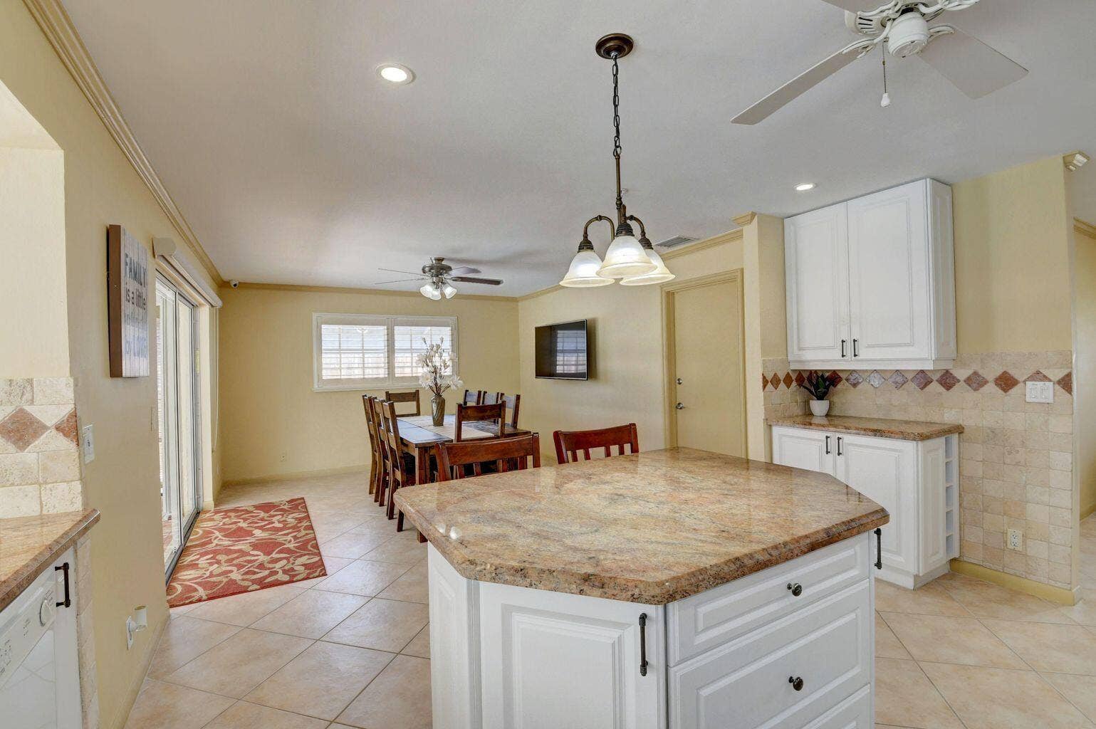 1086 SW 28th Avenue, Boynton Beach, FL 33426 7a