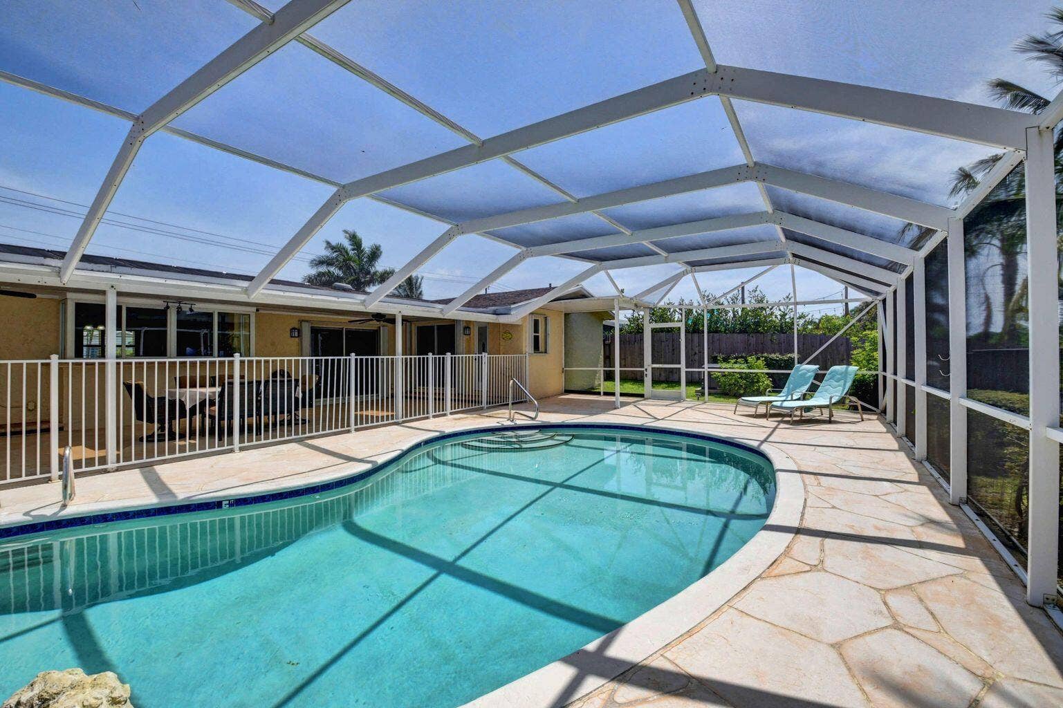 1086 SW 28th Avenue, Boynton Beach, FL 33426 1