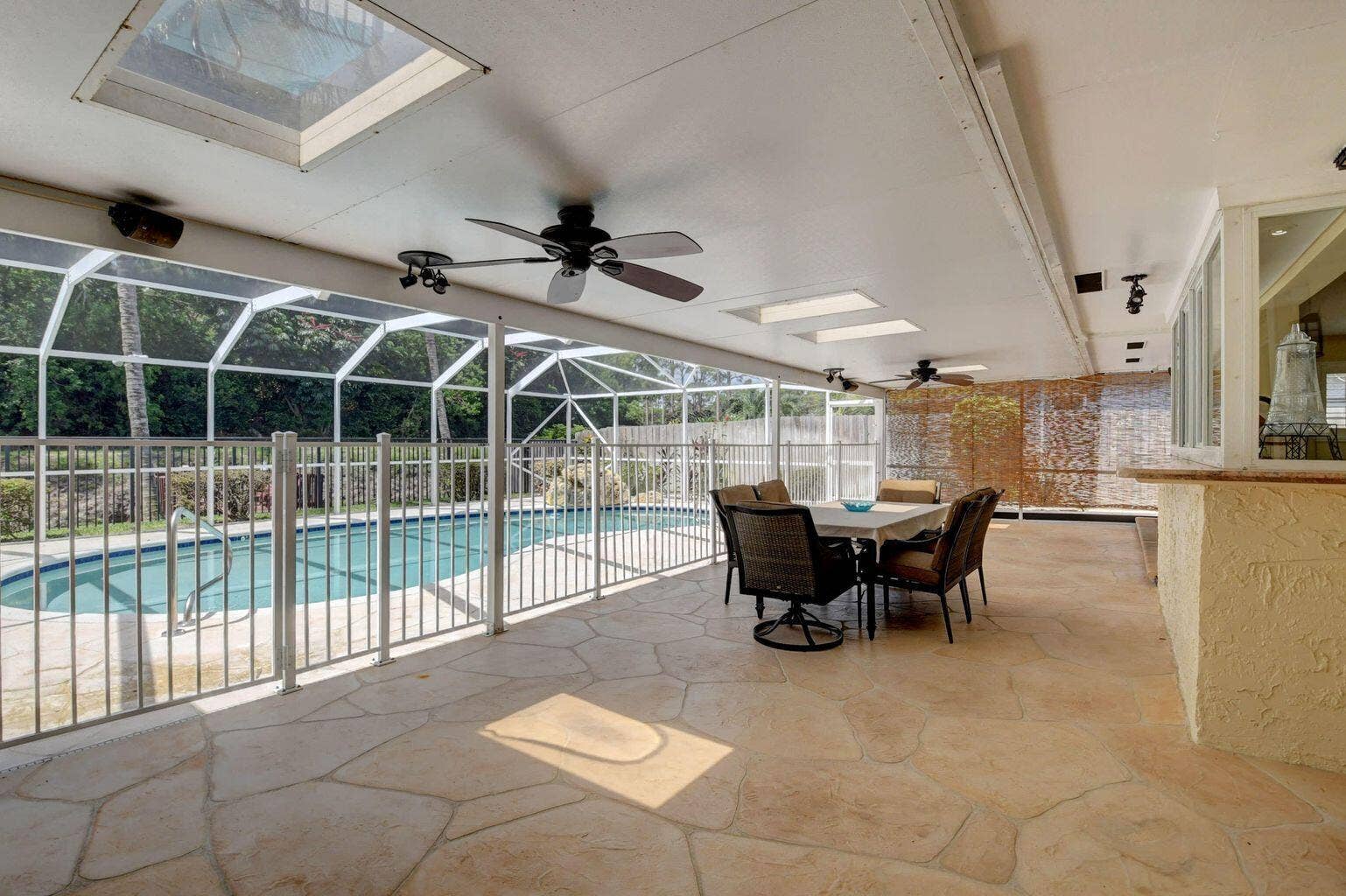1086 SW 28th Avenue, Boynton Beach, FL 33426 22
