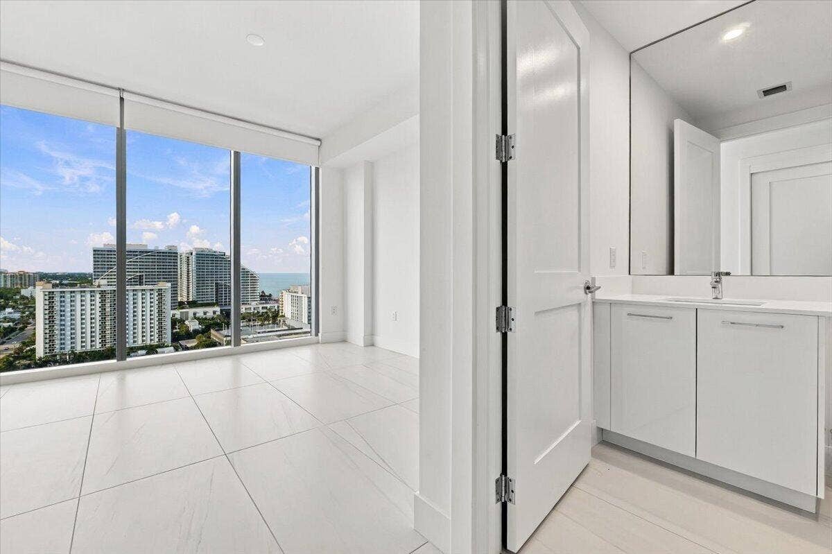 153 N Seabreeze Boulevard, #1604, Fort Lauderdale, FL 33304 35-DSC09456