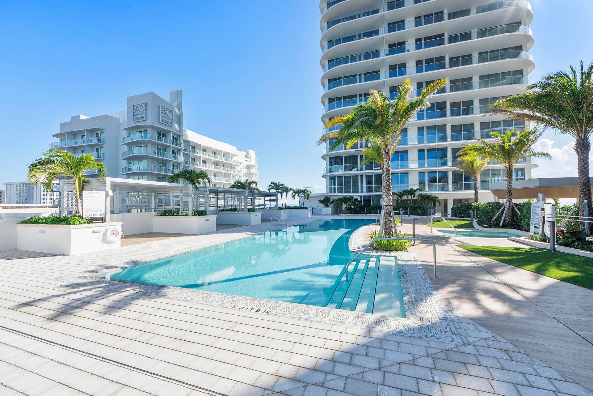 151 N Seabreeze Blvd u1703_073