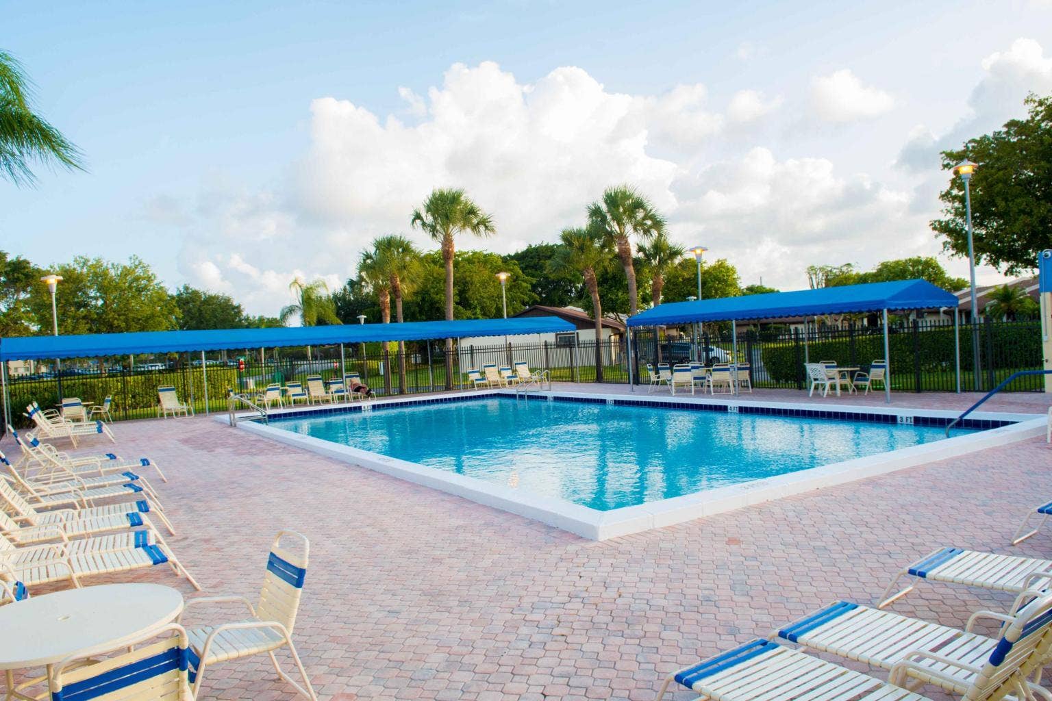 5130 Las Verdes Circle, #121, Delray Beach, FL 33484 LV Sattelite Pool 2