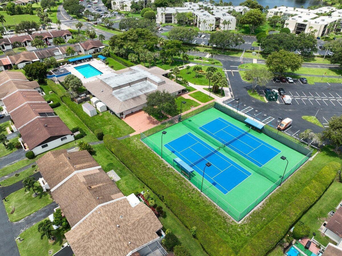 5130 Las Verdes Circle, #121, Delray Beach, FL 33484 Clubhouse Pool Overhead 1