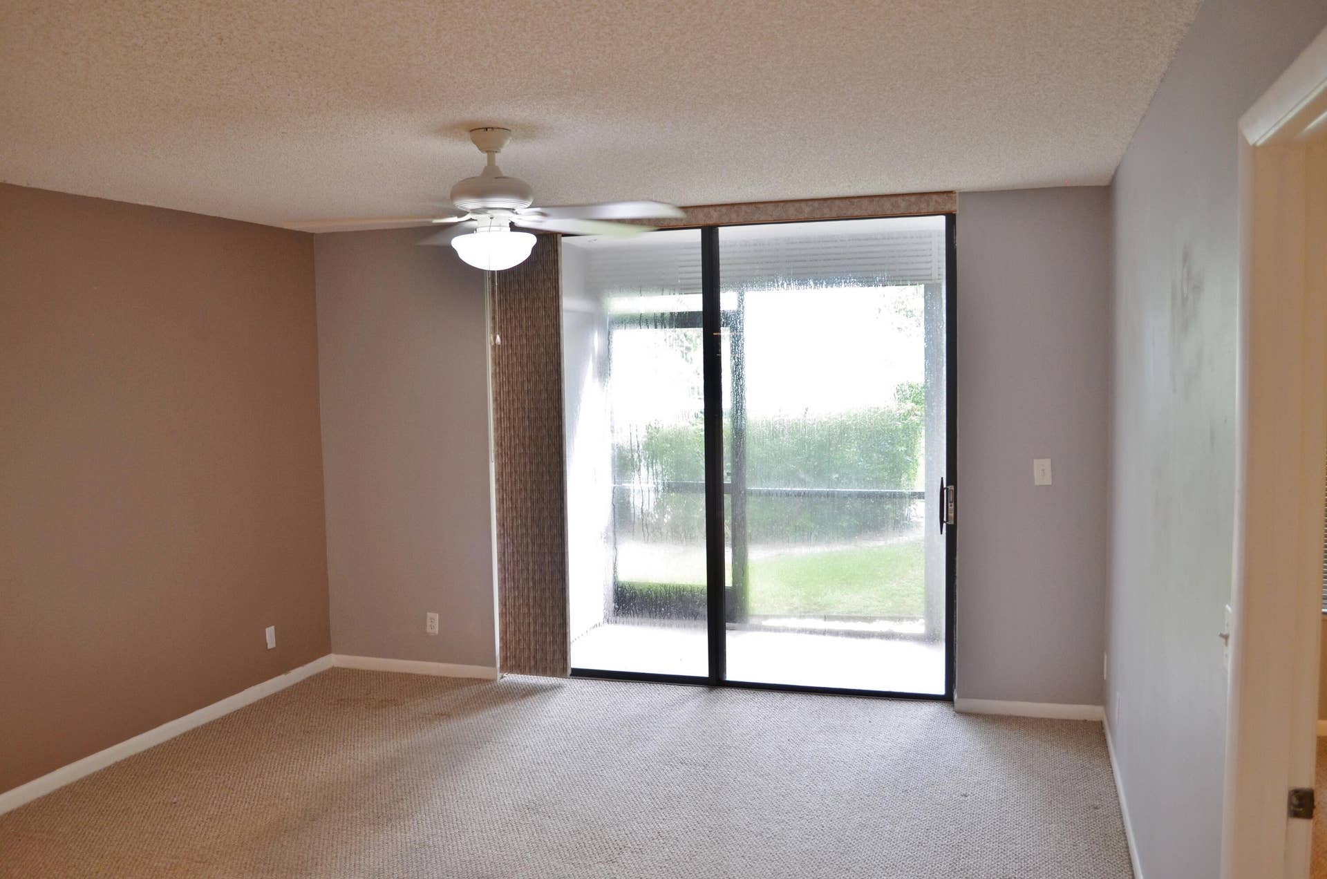 5130 Las Verdes Circle, #121, Delray Beach, FL 33484 Living Room