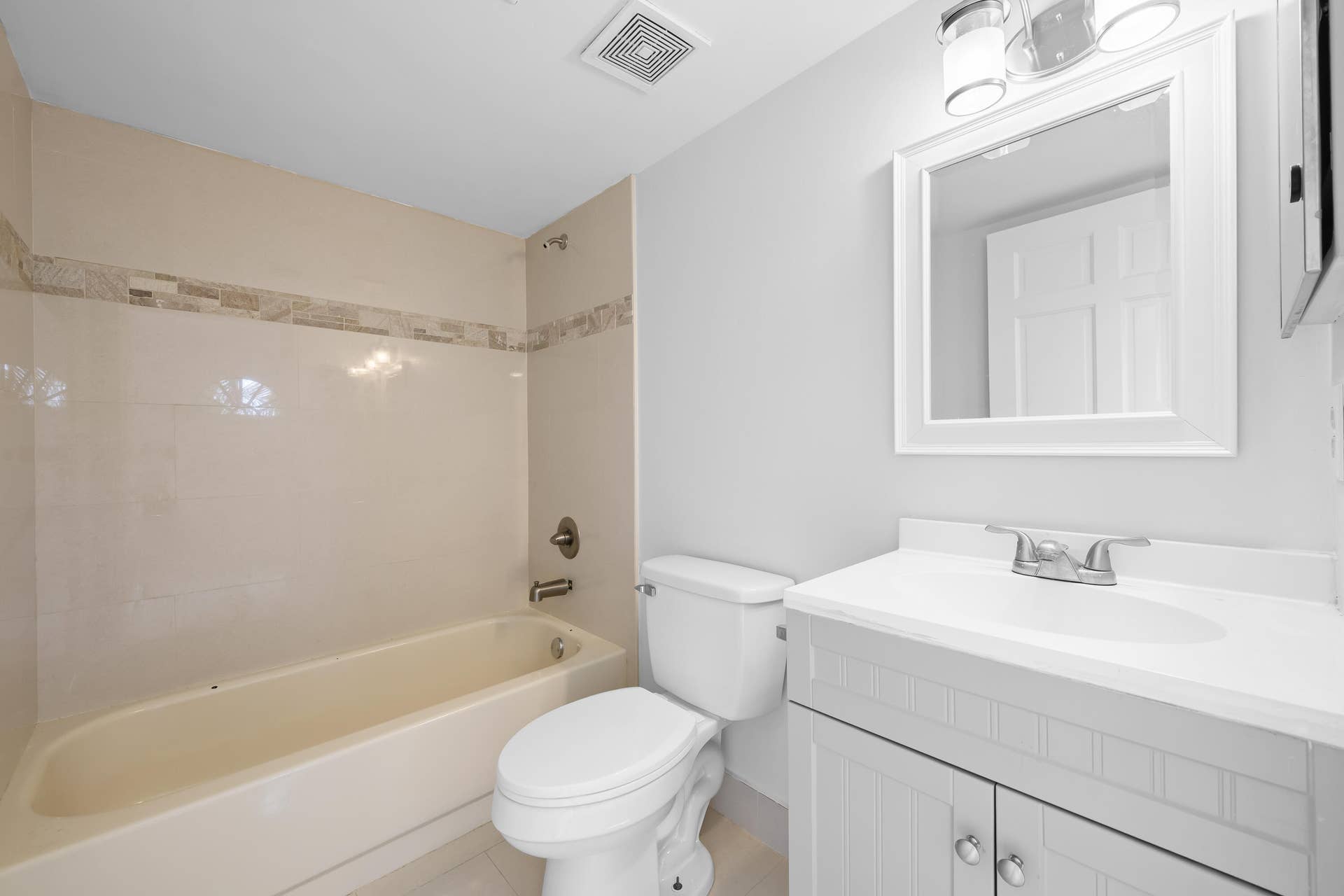 3770 VILLAGE Drive, #B, Delray Beach, FL 33445 DSC_7188