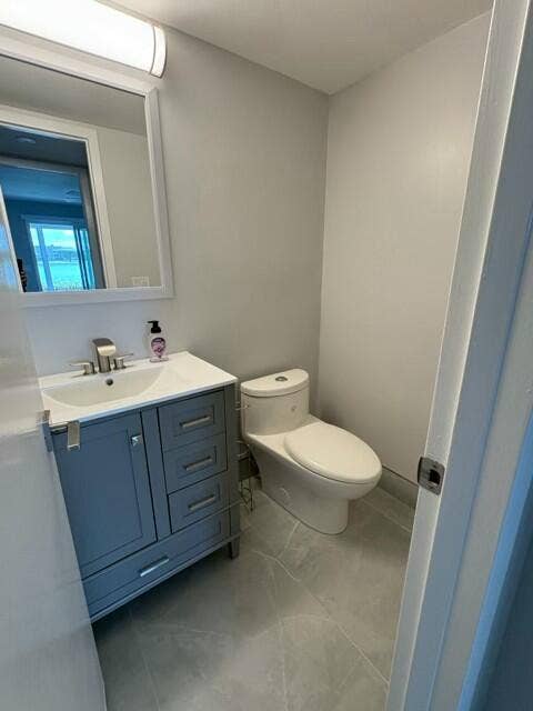1/2 Bathroom