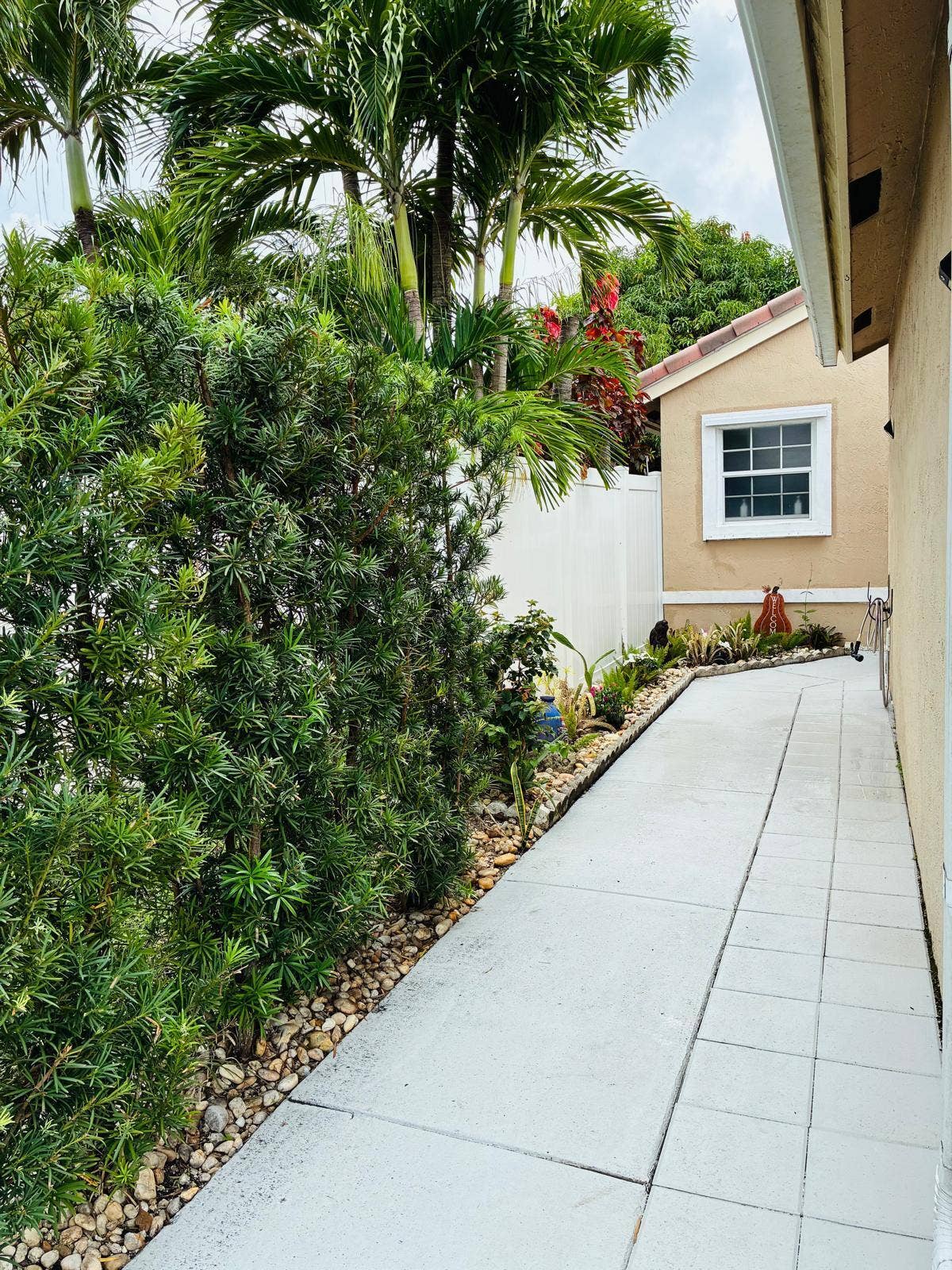 1051 NW 191ST Avenue, Pembroke Pines, FL 33029 FRONT 3