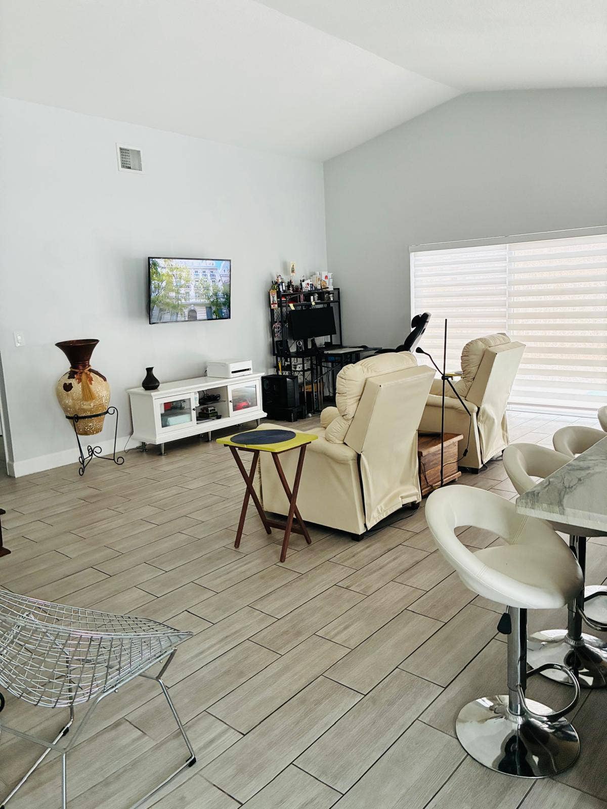 1051 NW 191ST Avenue, Pembroke Pines, FL 33029 LIVINGROOM 6