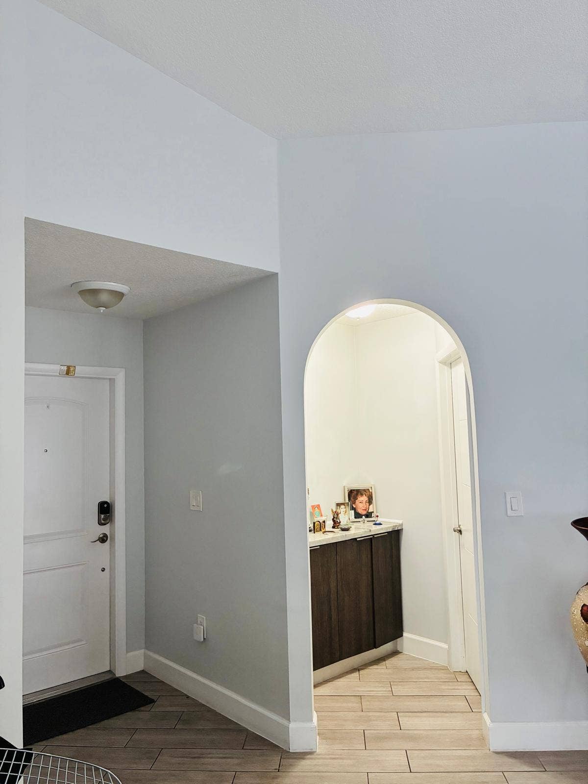 1051 NW 191ST Avenue, Pembroke Pines, FL 33029 ENTRANCE INSIDE