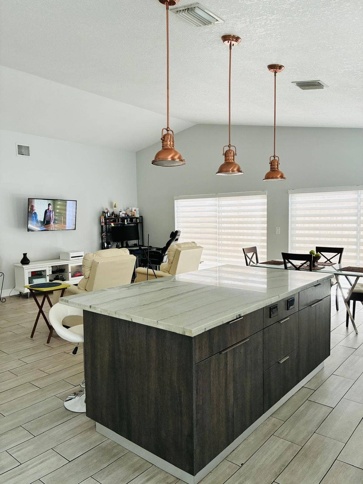 1051 NW 191ST Avenue, Pembroke Pines, FL 33029 KITCHEN 2