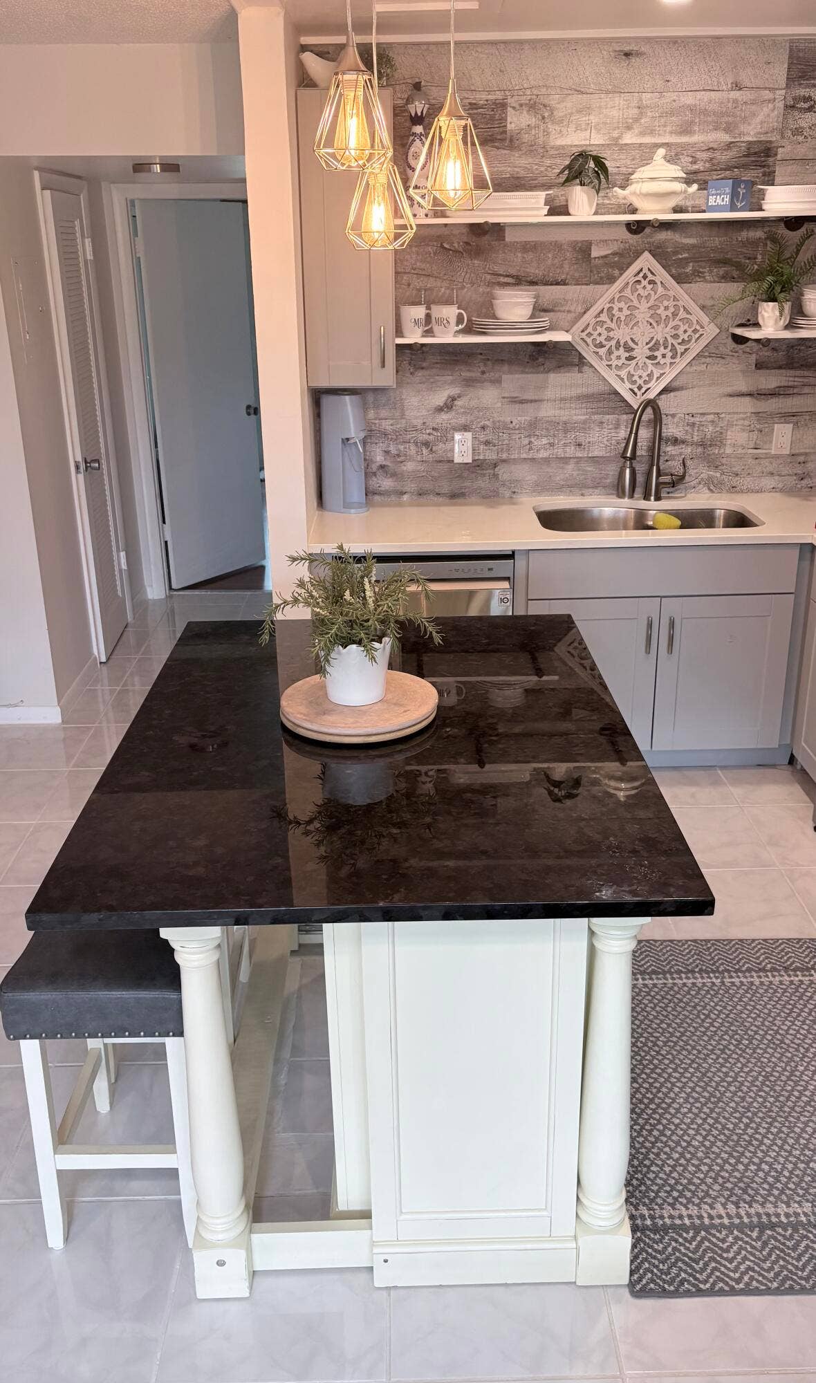 185 Canterbury H, West Palm Beach, FL 33417 Itlain Marble