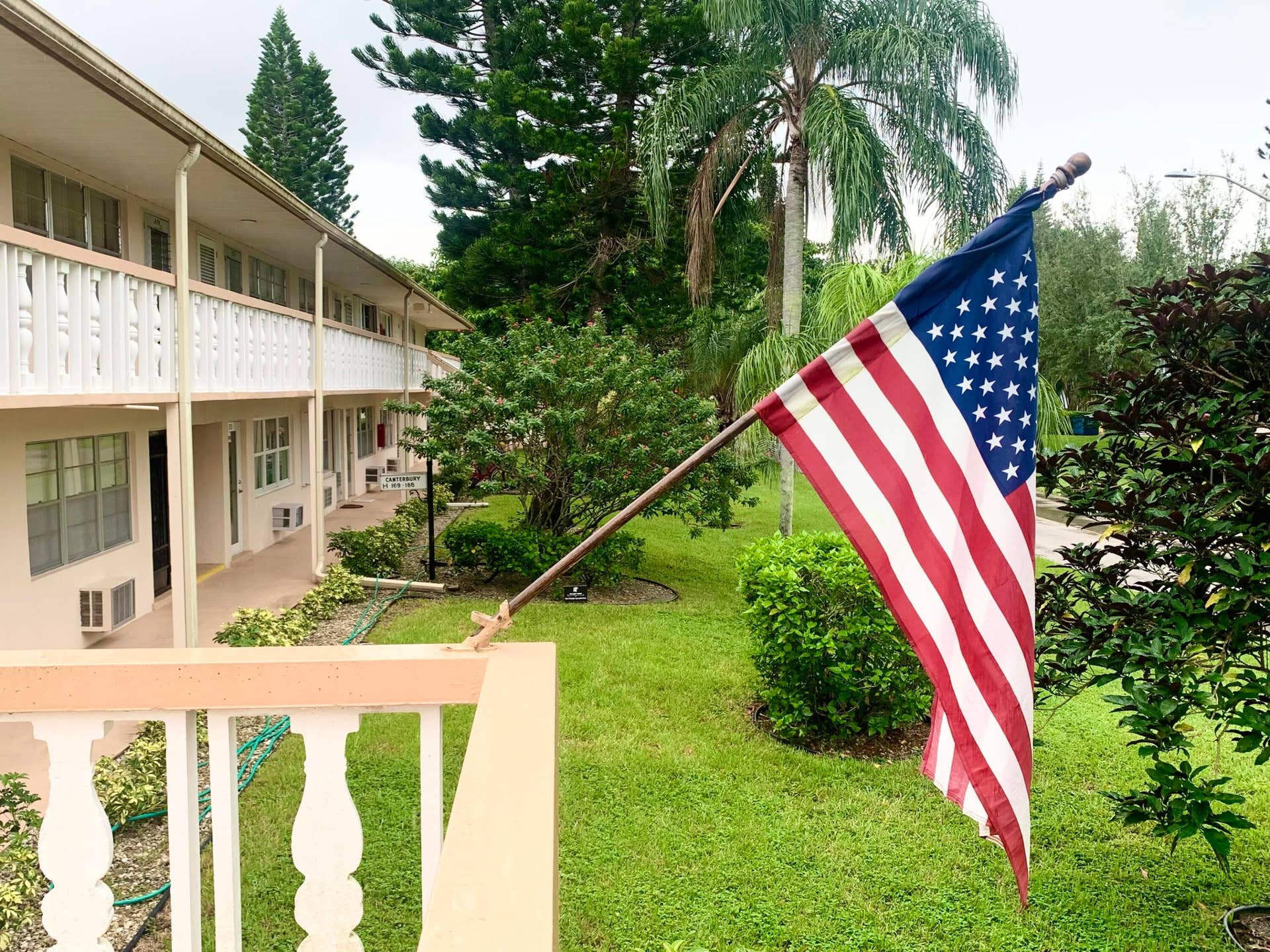 185 Canterbury H, West Palm Beach, FL 33417 Beautification