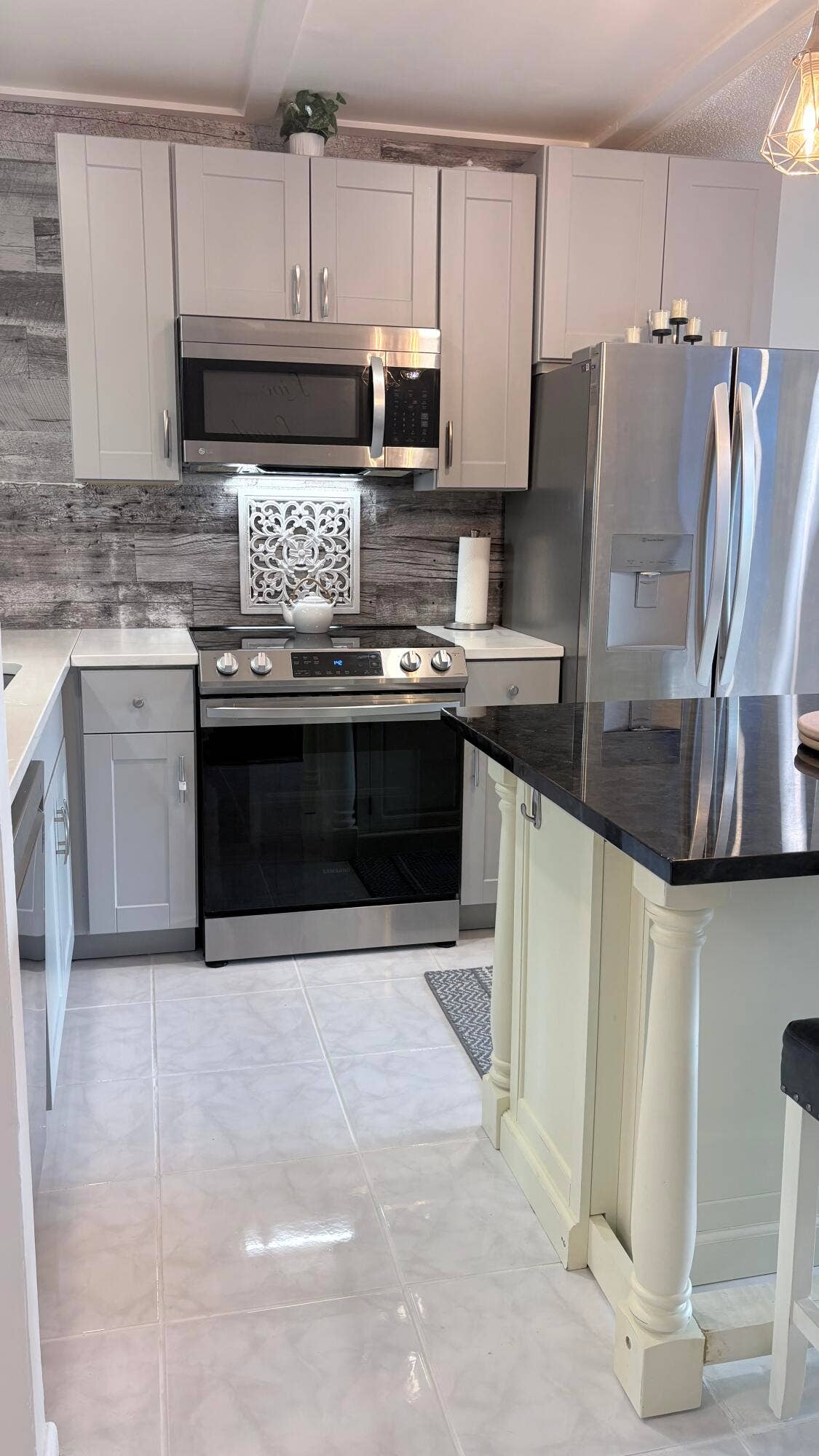 185 Canterbury H, West Palm Beach, FL 33417 Newer Appliances