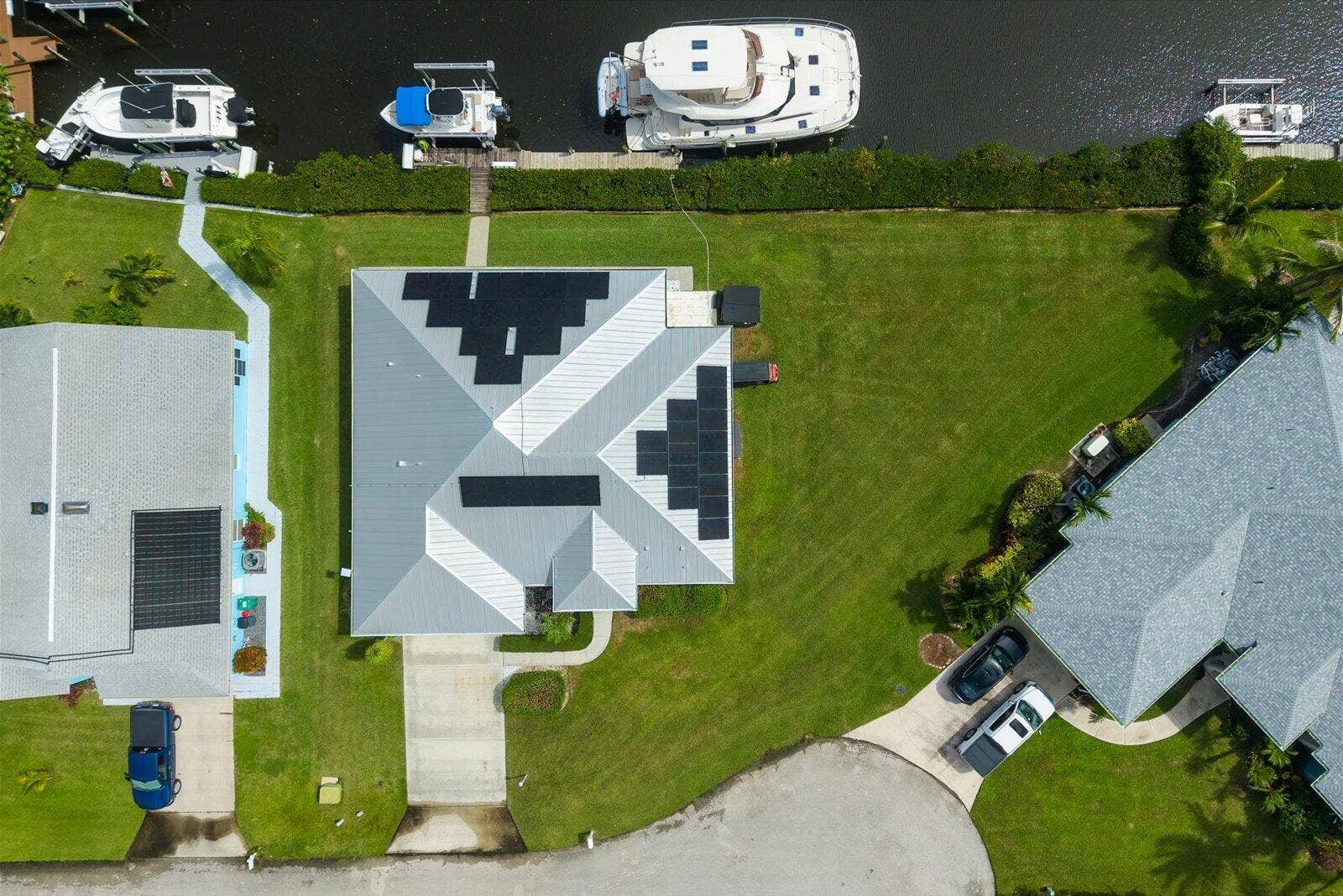 122 Queen Frederika Court, Hutchinson Island, FL 34949 Homes Views