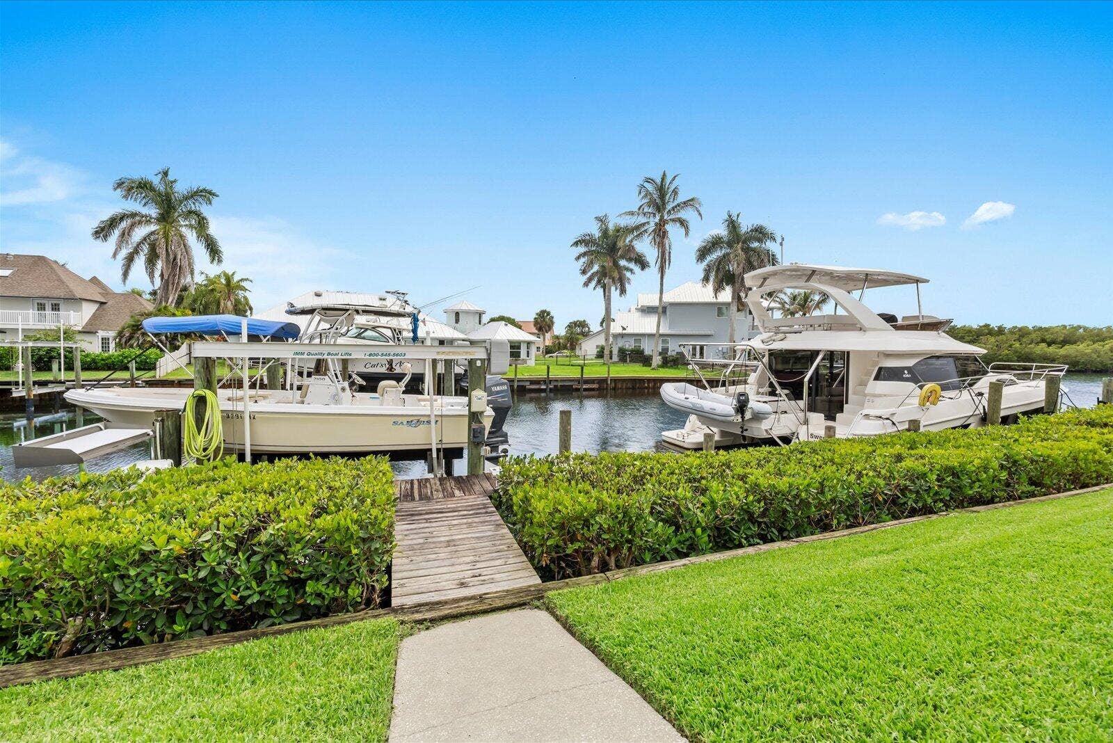122 Queen Frederika Court, Hutchinson Island, FL 34949 Backyard